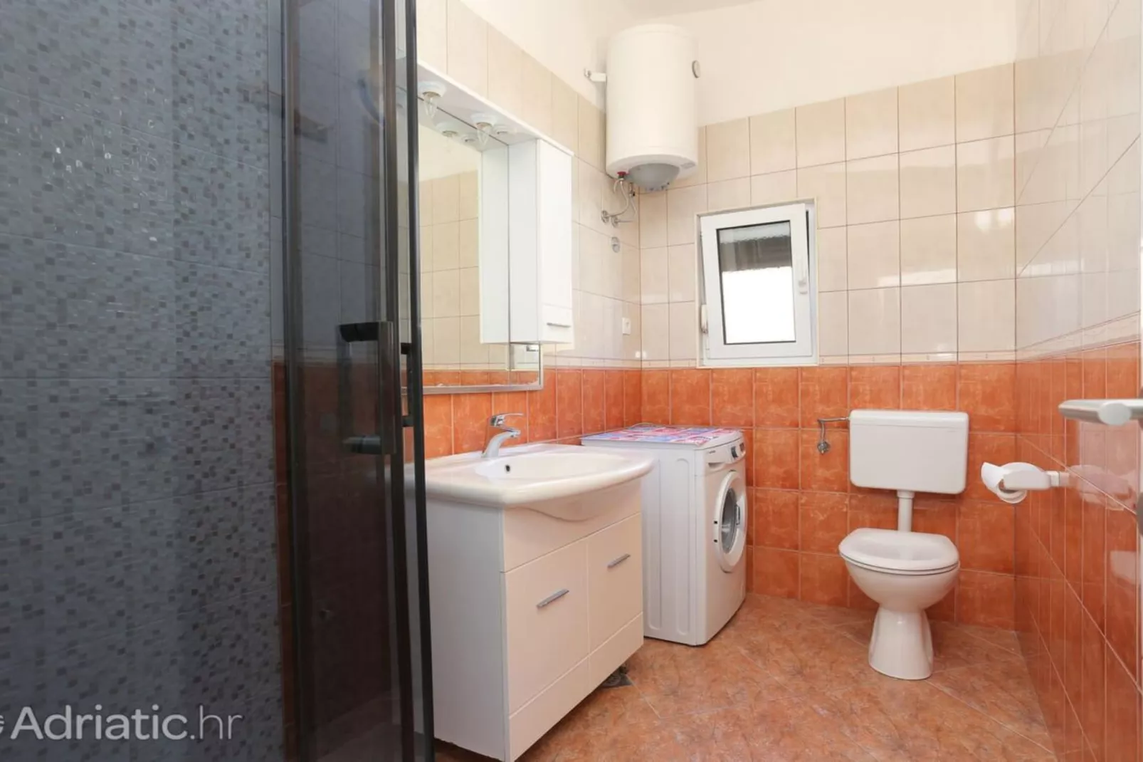 Holiday Home Nada Rogoznica - Six Bedroom Holiday Home - Bathroom