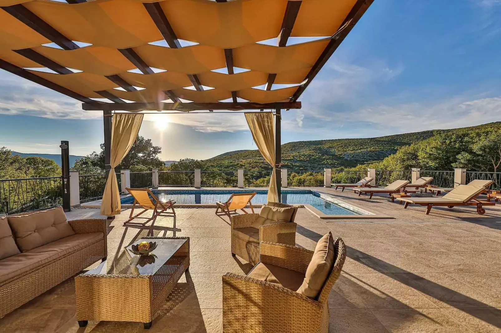 Luxurious Sanctuary Villa Primorski Dolac with Pool - Three Bedroom Villa with Pool - Swimming pool