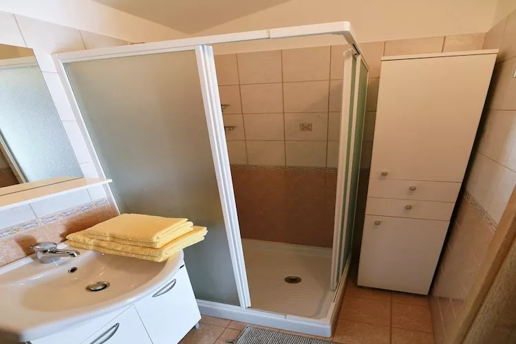 Charming Holiday Home with Terrace and Garden - One Bedroom Holiday Home - Salle de bain