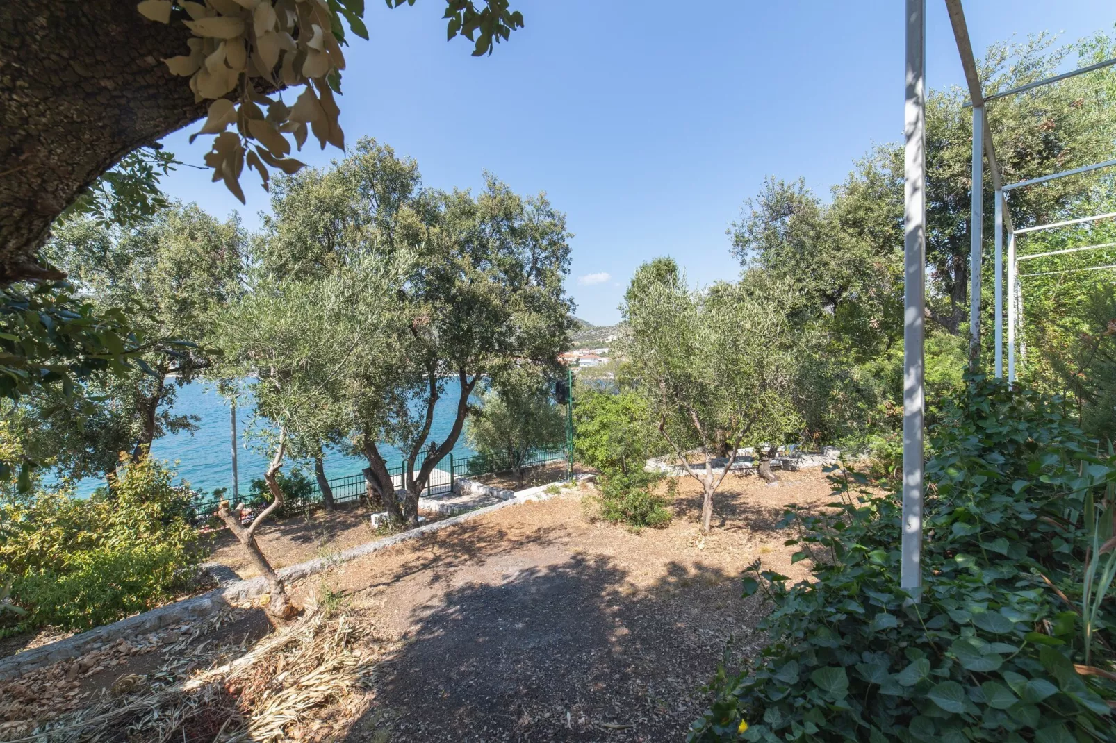 Two Bedroom Holiday Home - Outdoor