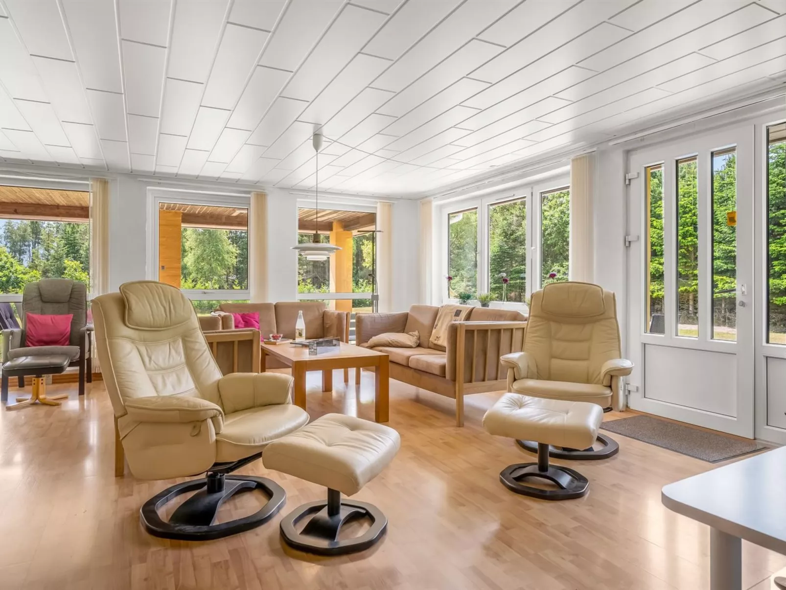 "Ebon" -  from the sea - Inside