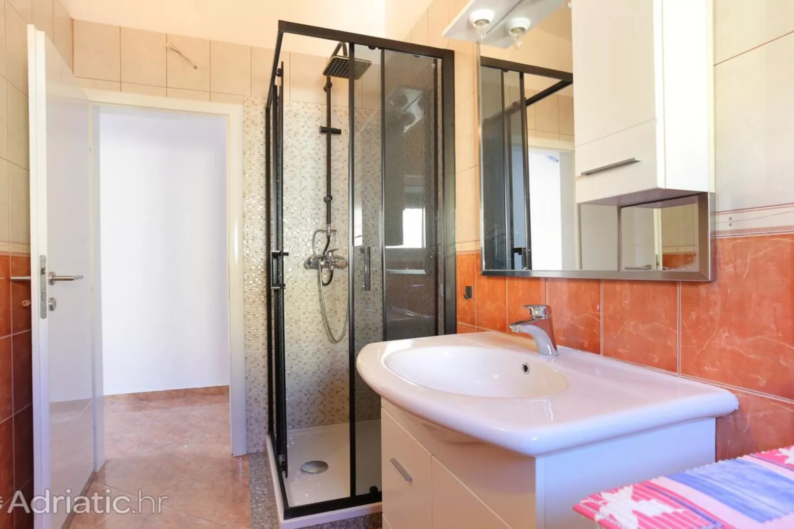 Holiday Home Nada Rogoznica - Six Bedroom Holiday Home - Bathroom