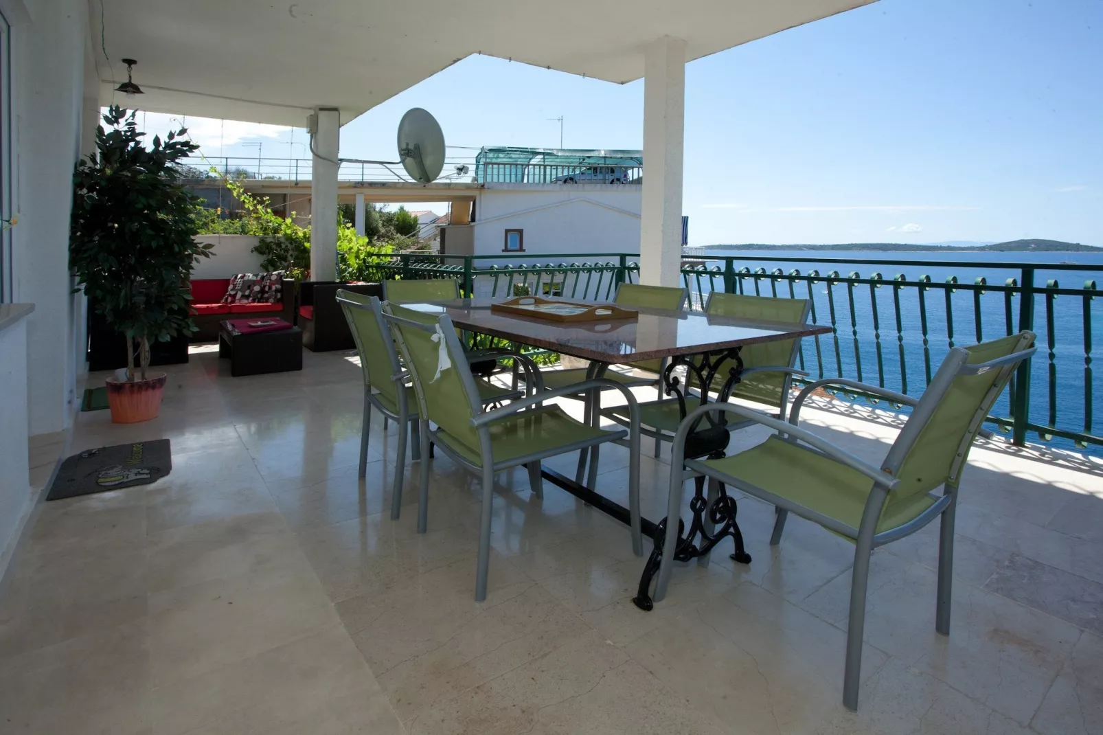 Wonderful Visinisce Apartments with Terrace and Sea Views - Standard Three Bedroom Apartment (Owner 2) - Terrace