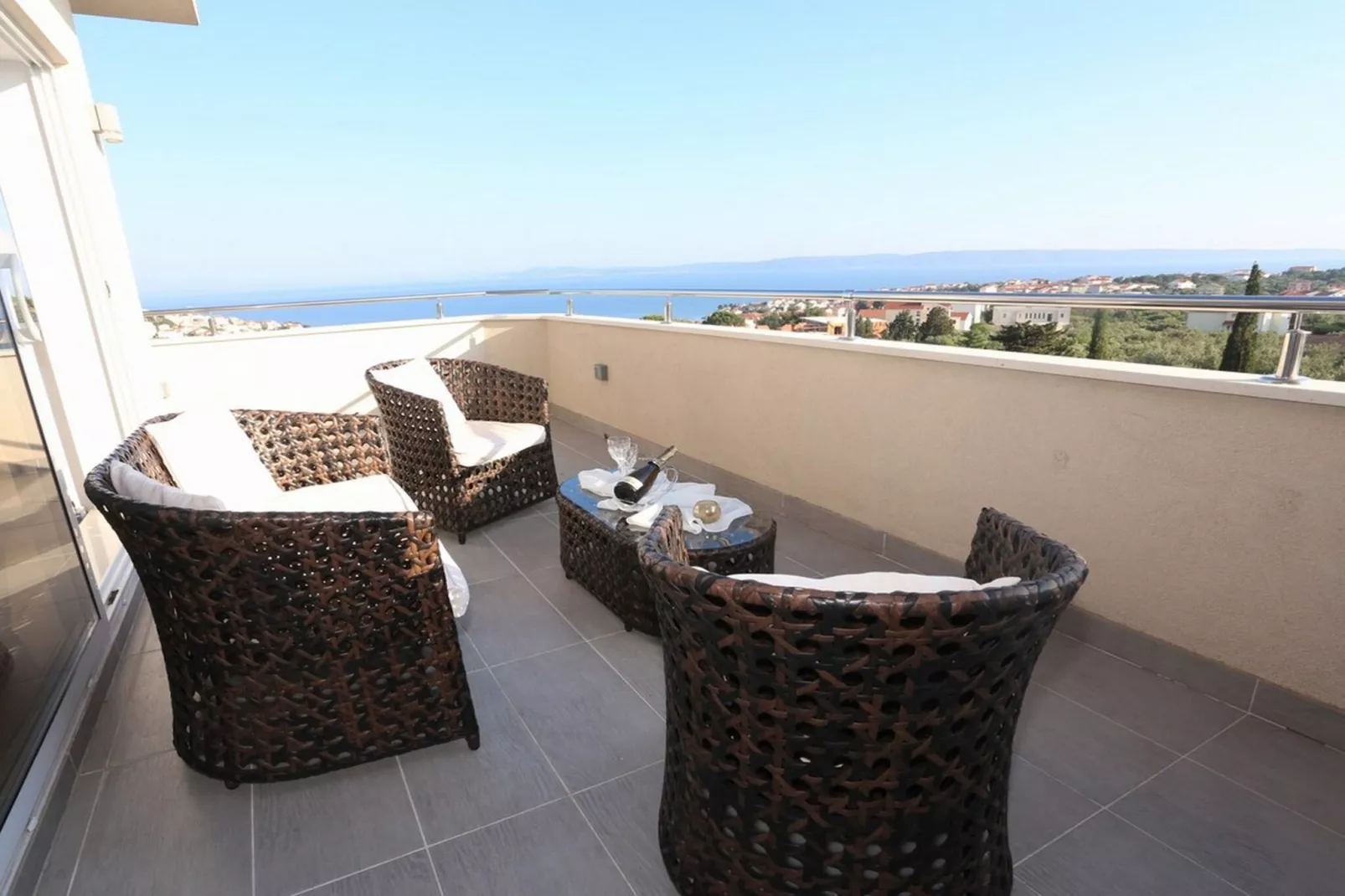 Okrug Gornji Luxurious Escape Villa with Pool - Five Bedroom Villa with Pool