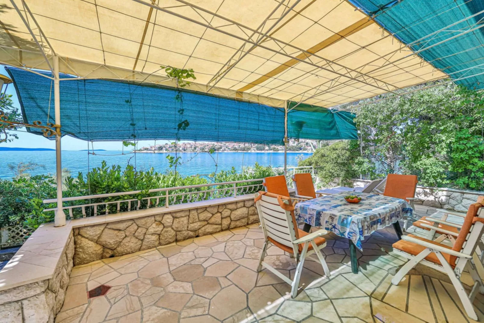 Holiday Home by the Sea with Terrace & Ocean Views on Čiovo - Two Bedroom Holiday Home - Terrasse