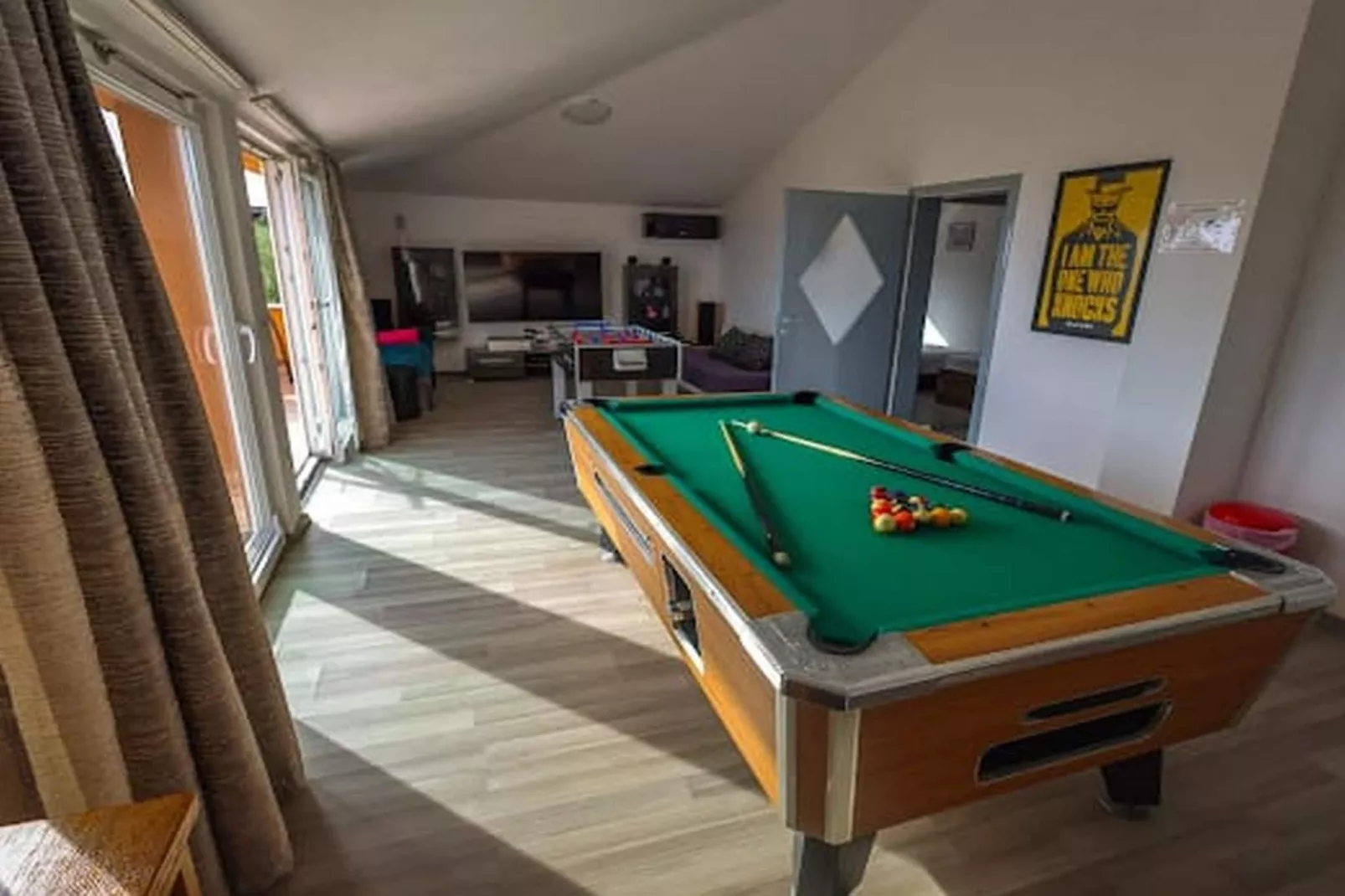 Exclusive Elegant Villa with Pool in Kastel Novi - Seven Bedroom Villa with Pool - Ausstattung