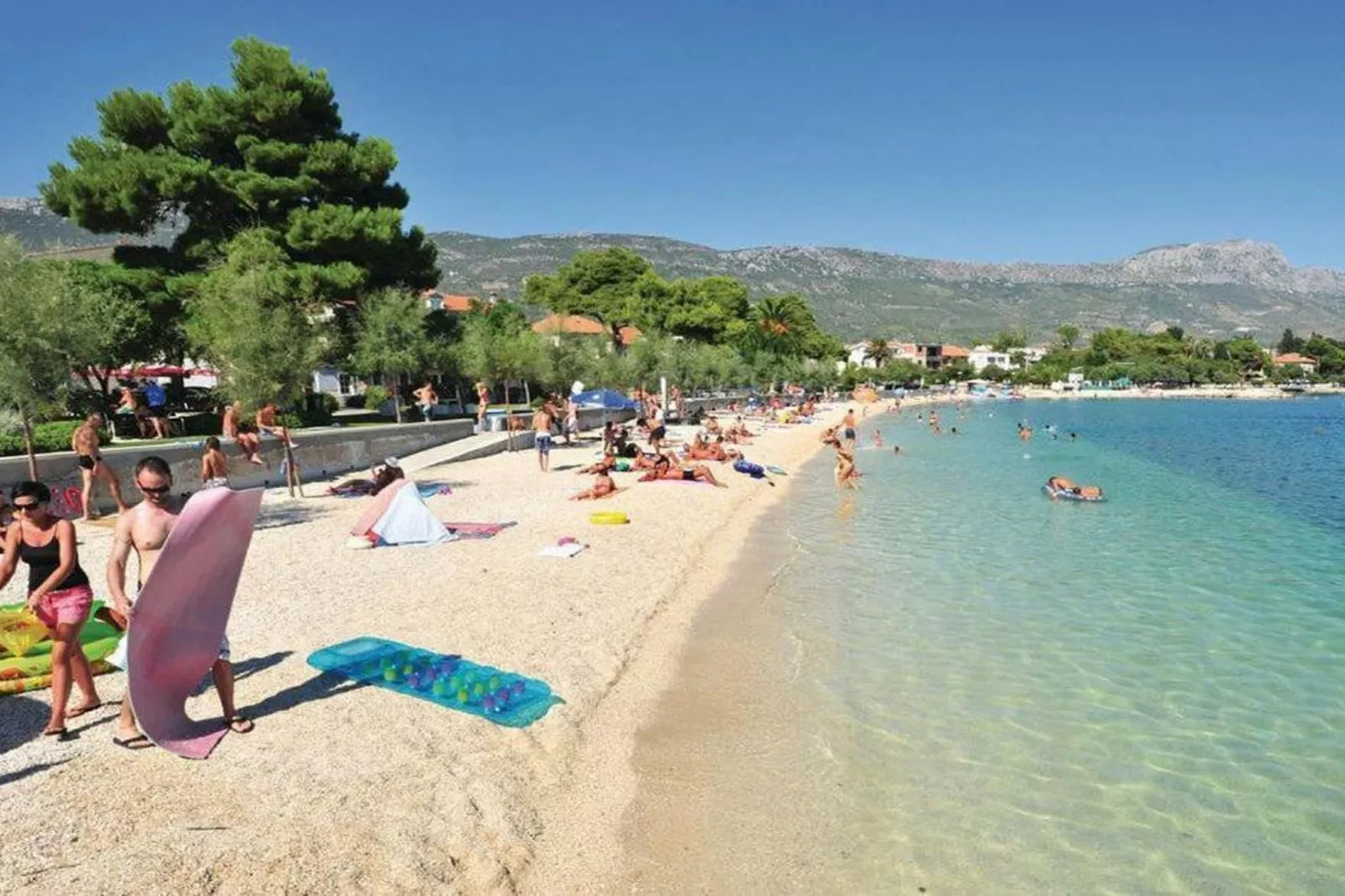 Charming Villa with Outdoor Pool, BBQ, and Sun Deck in Tranquil Kaštela Area - Five bedroom Villa - Ambiance