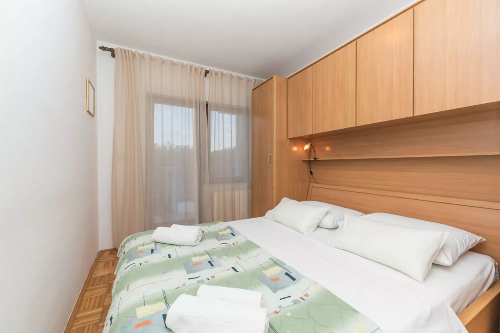 Relaxing Holiday Home with Pool, Fitness Area, and Entertainment Facilities - Six Bedroom Holiday Home - Schlafzimmer