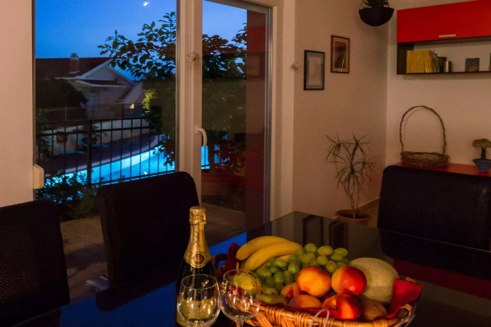 Elegant Hideaway Apartment with Pool - Two Bedroom Apartment with Pool - Nicht zugeordnet