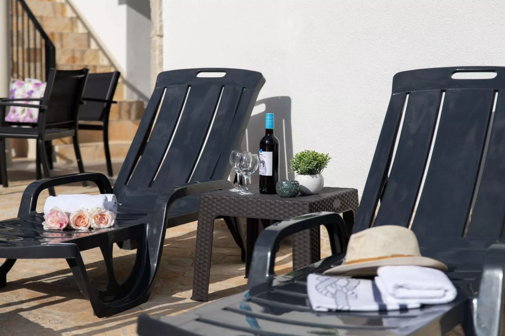 Serene Retreat Holiday Home with Pool - Two Bedroom Holiday Home with Pool - Schwimmbad