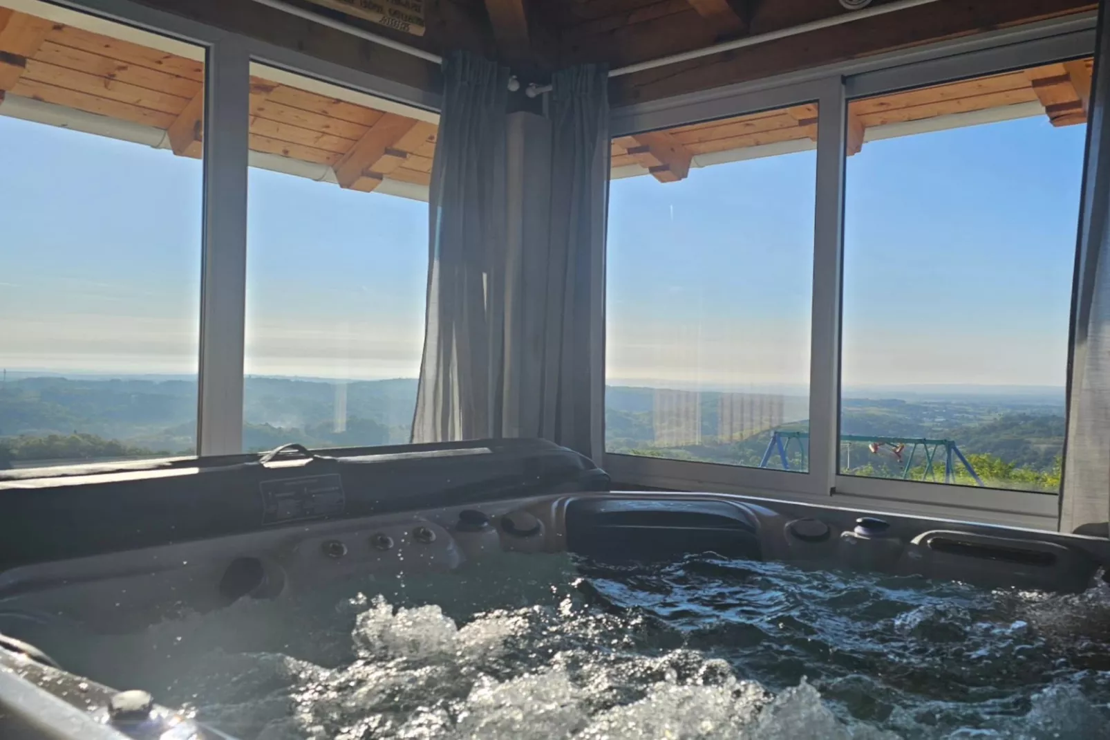 Villa Cerina - Three Bedorom Villa with Outdoor Swimming Pool - Wellnessbereich