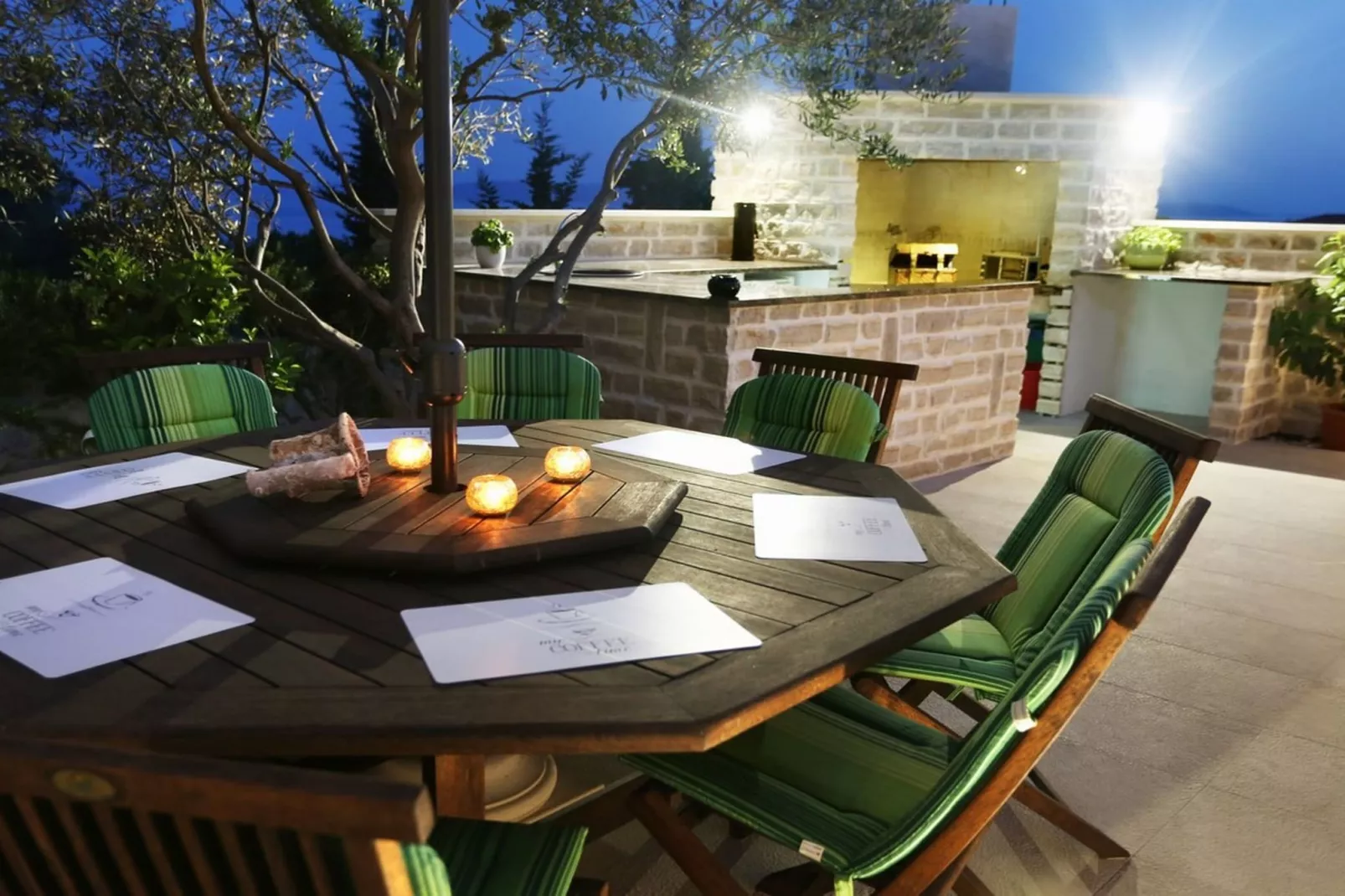 Okrug Gornji Luxurious Escape Villa with Pool - Five Bedroom Villa with Pool - Im Freien