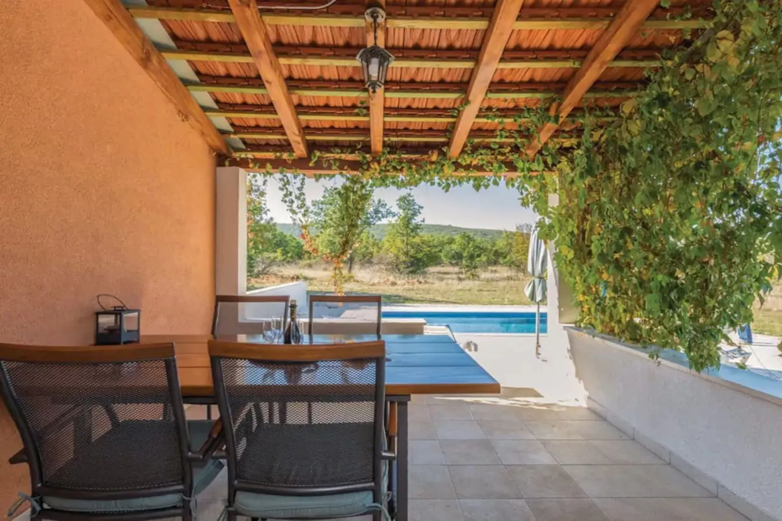 Tranquil Holiday Home with Pool, Garden, and Playground in a Peaceful Countryside Setting - Three Bedroom Holiday Home - Indoor