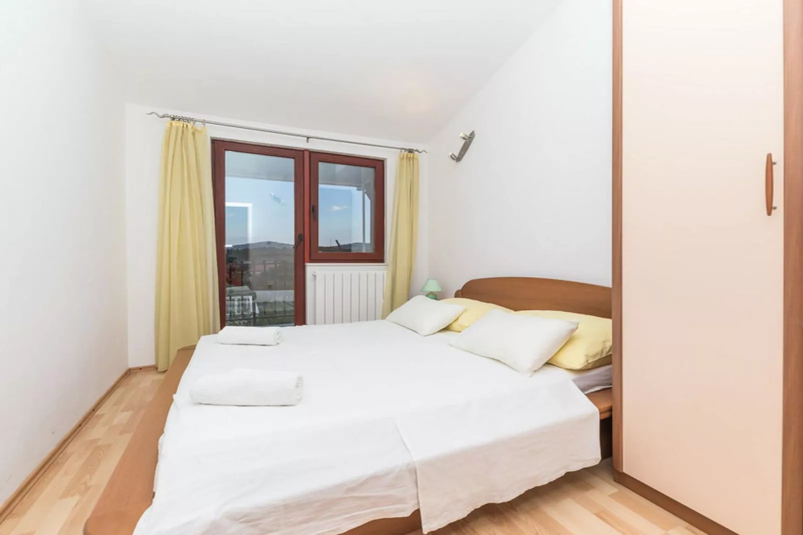 Relaxing Holiday Home with Pool, Fitness Area, and Entertainment Facilities - Six Bedroom Holiday Home - Schlafzimmer