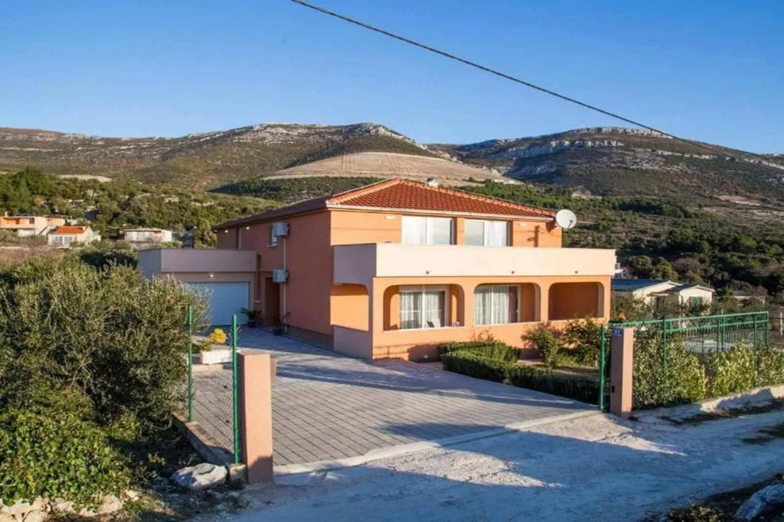 Exclusive Elegant Villa with Pool in Kastel Novi - Seven Bedroom Villa with Pool - Im Freien
