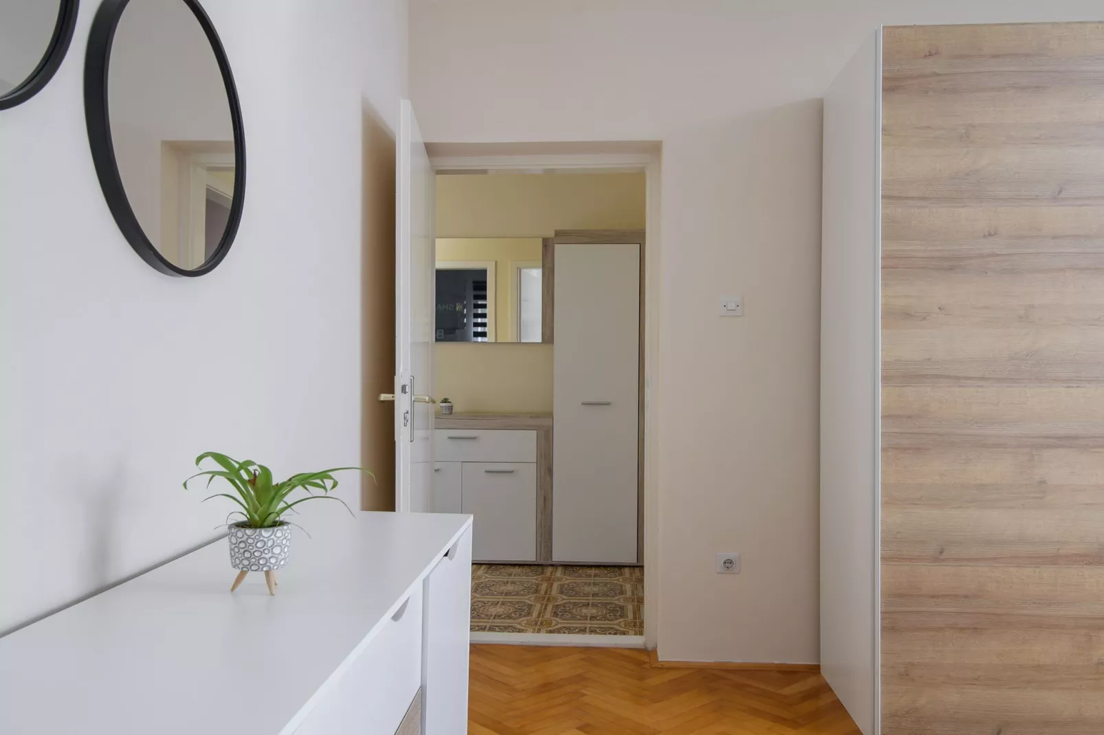 Modern Apartment Near Trogir Beach with Sea View Terrace and Lounge Area - Two Bedroom Apartment - Indoor