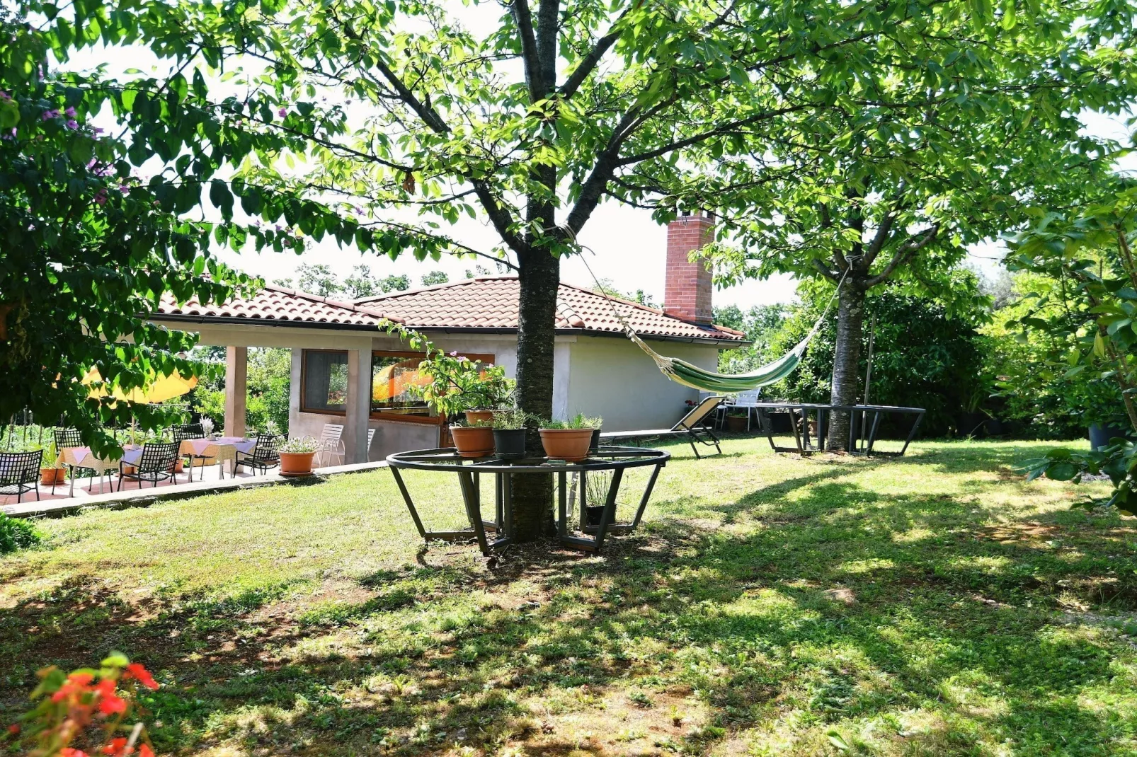 Charming Holiday Home with Terrace and Garden - One Bedroom Holiday Home - Extérieur