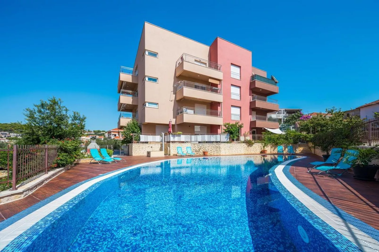 Luxury Apartment Okrug Gornji with Sea View and Pool - Three Bedroom Apartment with Sea View and Pool - Schwimmbad