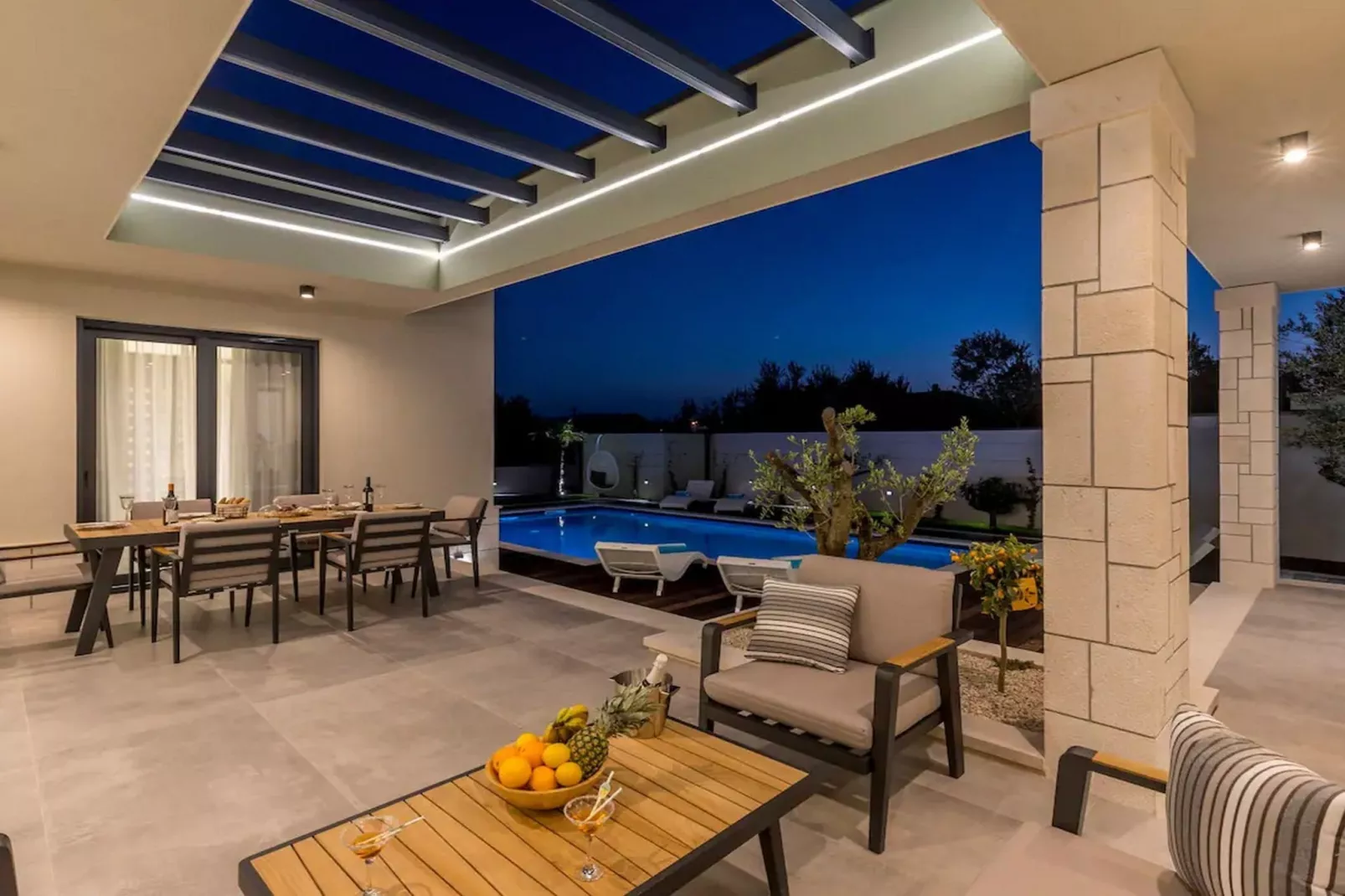 Sophisticated Oasis Residence Villa with Pool - Three Bedroom Villa with Pool - Innenbereich