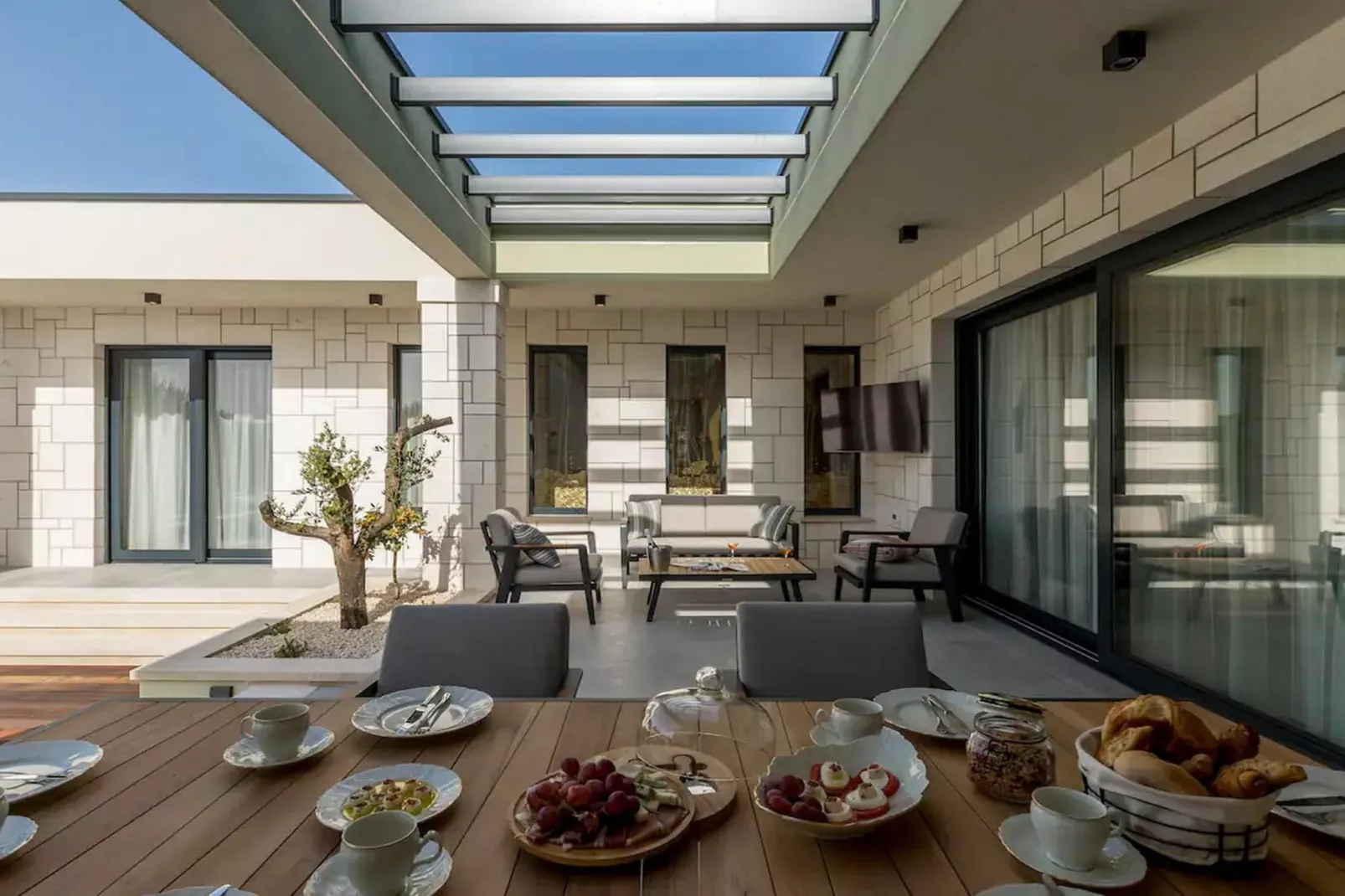 Sophisticated Oasis Residence Villa with Pool - Three Bedroom Villa with Pool - Innenbereich