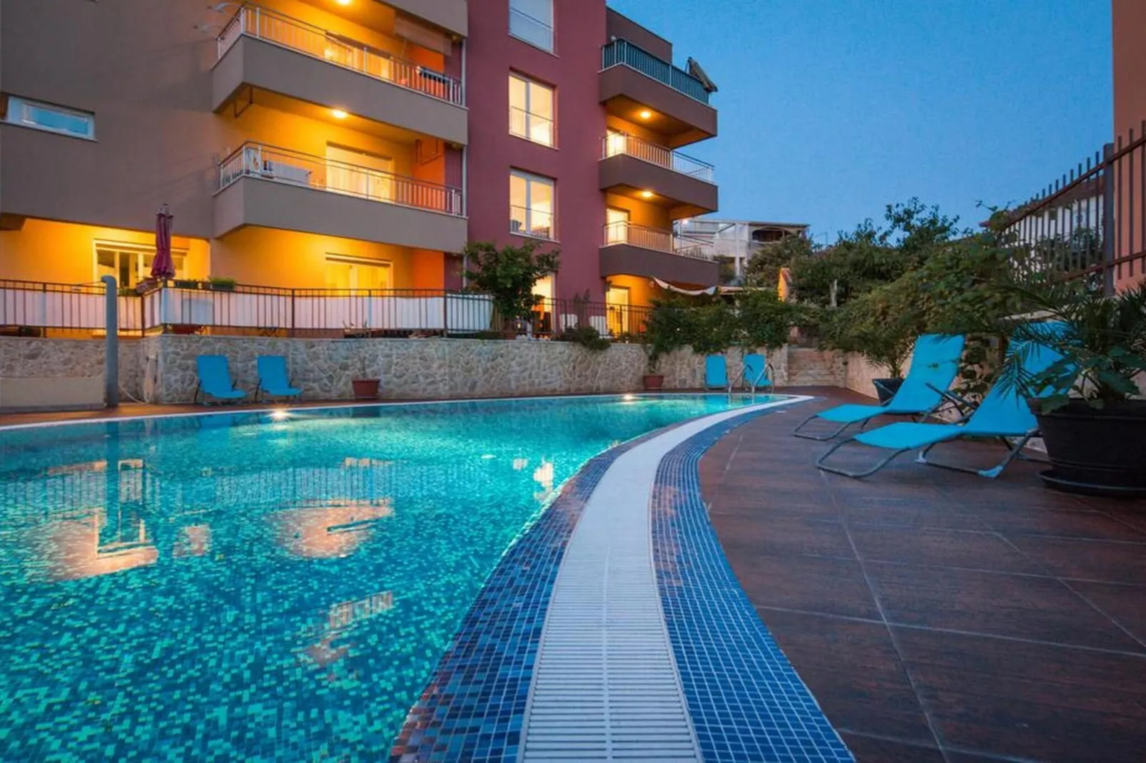 Luxury Apartment Okrug Gornji with Sea View and Pool - Three Bedroom Apartment with Sea View and Pool - Schwimmbad