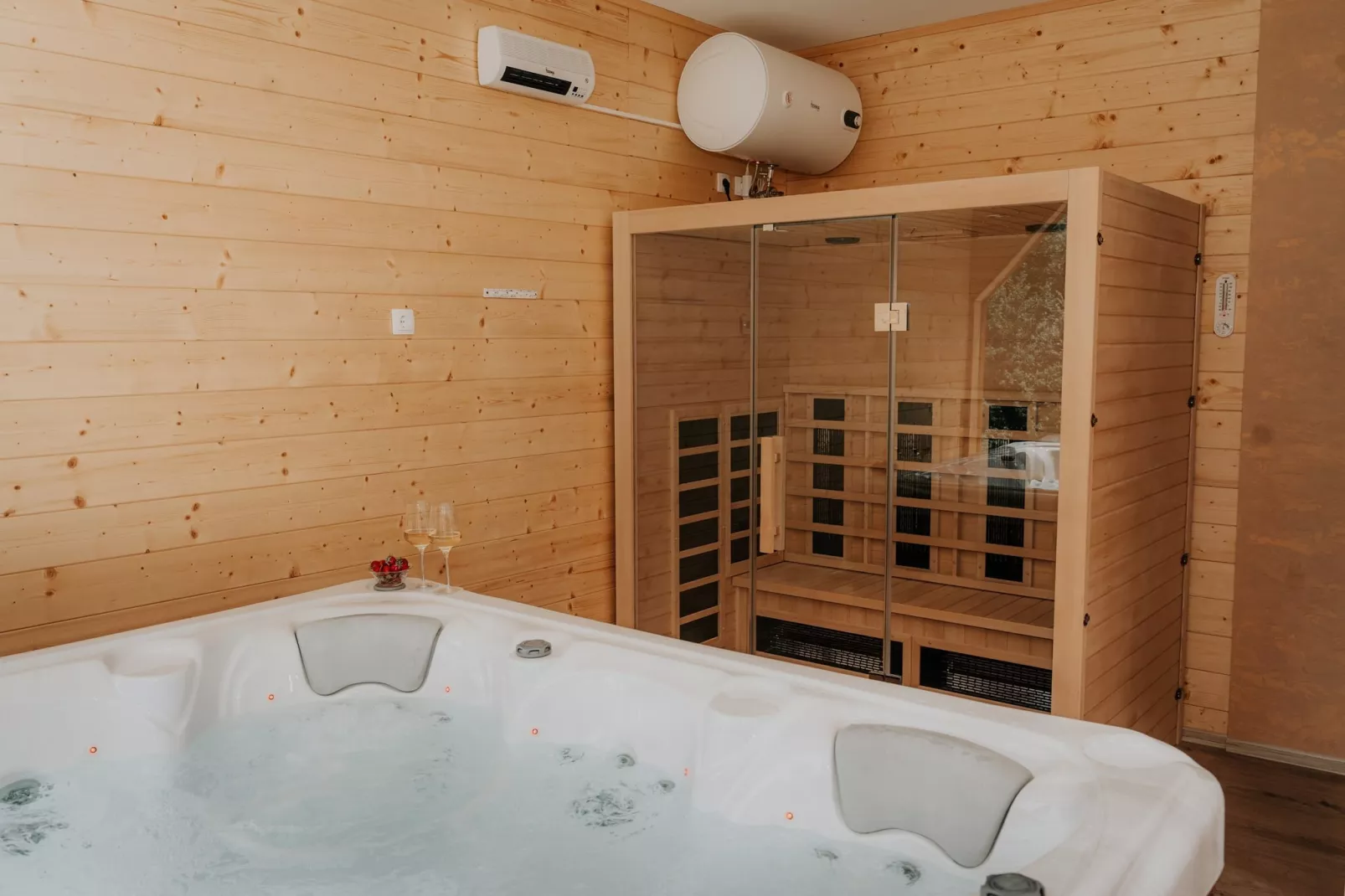 Holiday Home Šapat Šume - Three Bedroom Holiday Home  with Sauna and Hot-Tub - Wellnessbereich