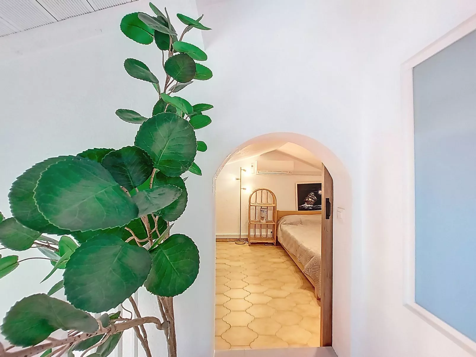 Le Mas des Oliviers - Inside