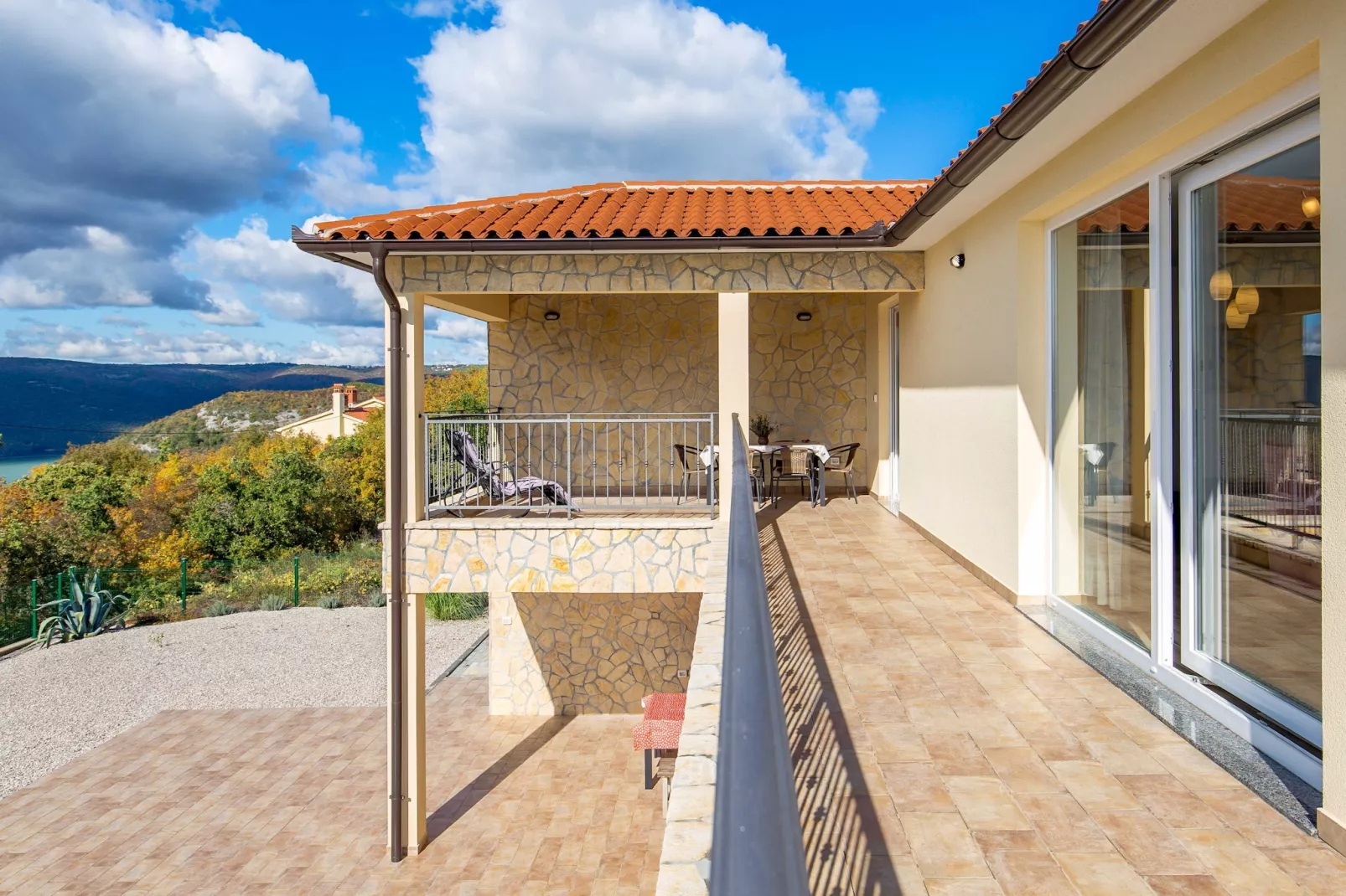Wonderful Labin Villa with Private Pool and Sea Views - Three Bedroom - Im Freien