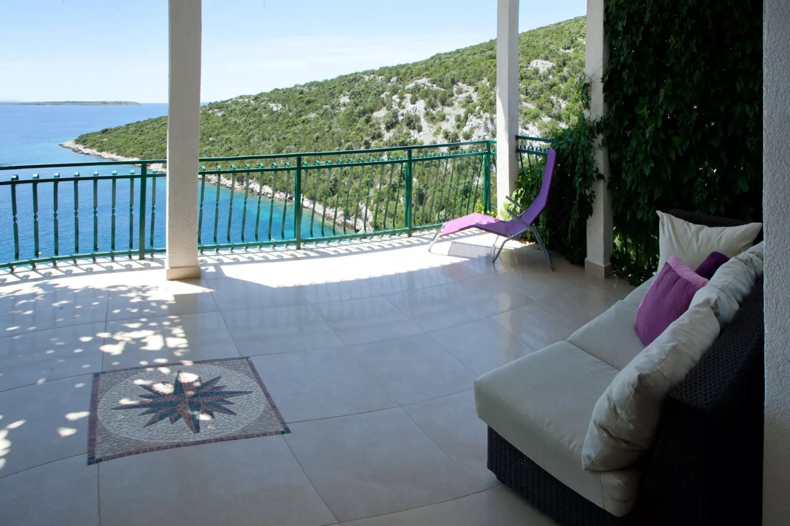 Wonderful Visinisce Apartments with Terrace and Sea Views - Standard Two Bedroom Apartment  (Owner 1) - Terrace