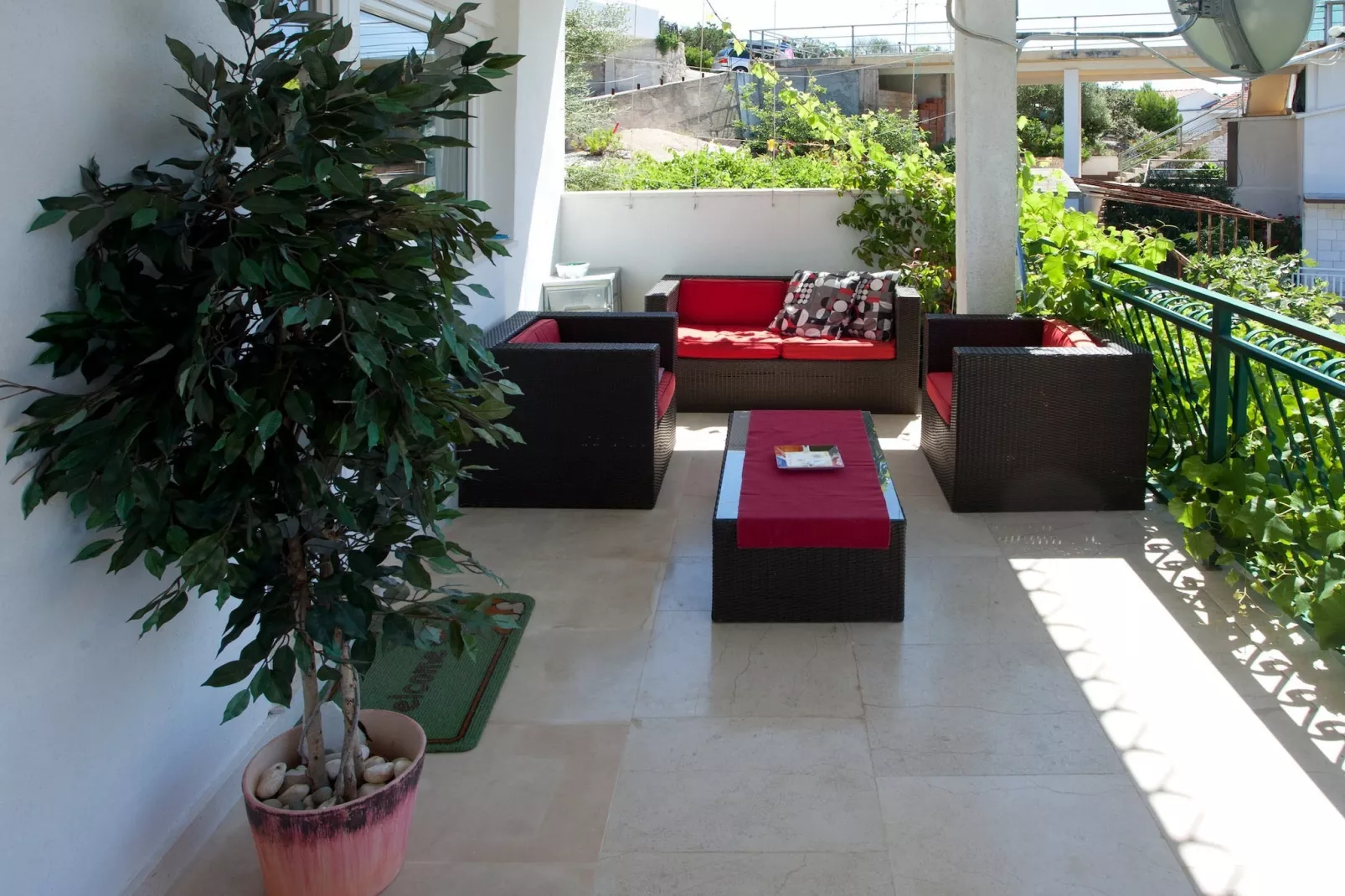 Wonderful Visinisce Apartments with Terrace and Sea Views - Standard Three Bedroom Apartment (Owner 2) - Terrace