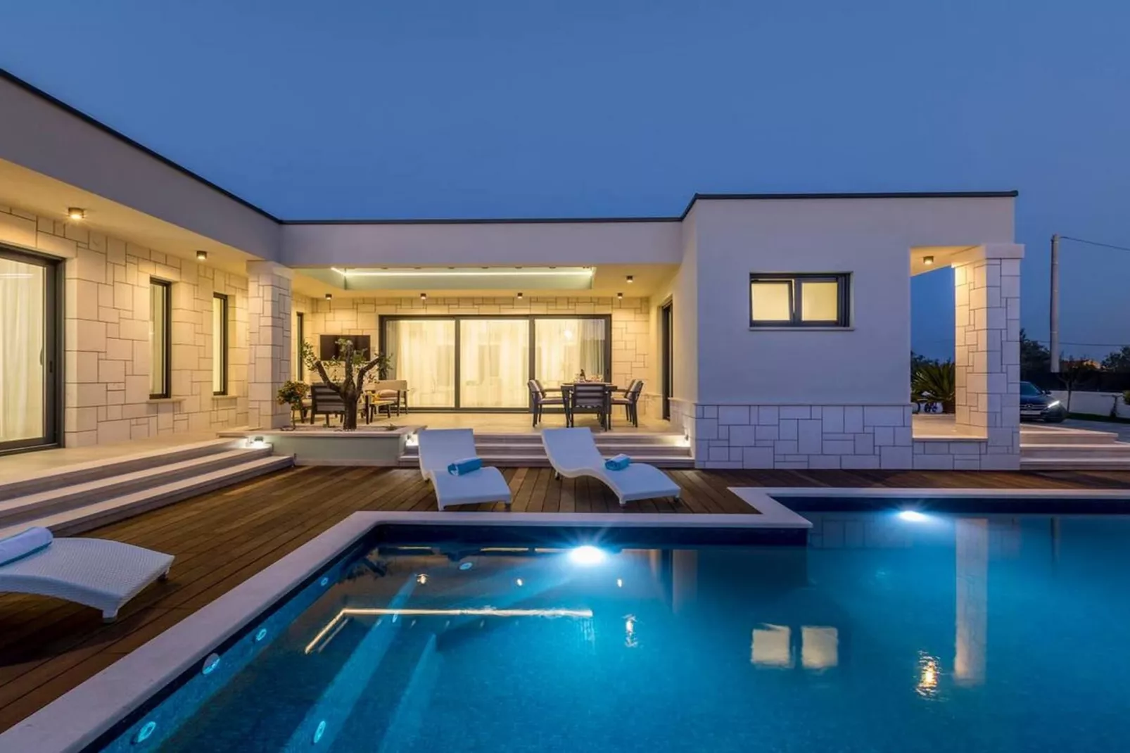 Sophisticated Oasis Residence Villa with Pool - Three Bedroom Villa with Pool - Schwimmbad
