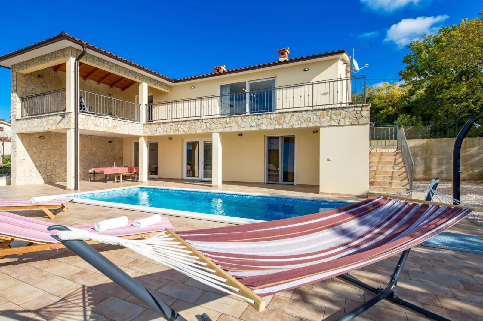 Wonderful Labin Villa with Private Pool and Sea Views - Three Bedroom - Im Freien