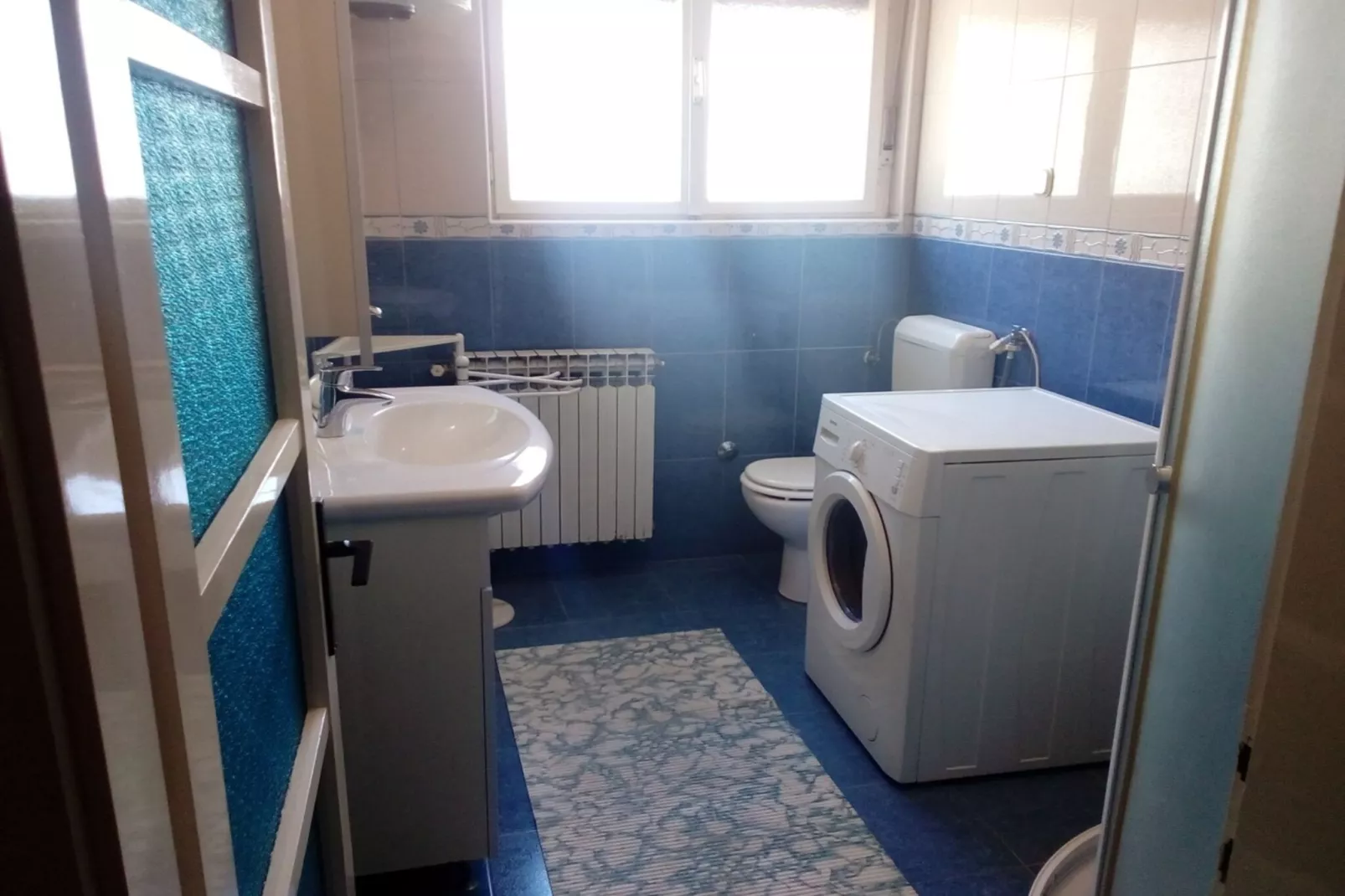 Lovely Apartments Near the Sea - One Bedroom Apartment with Balcony - Badezimmer