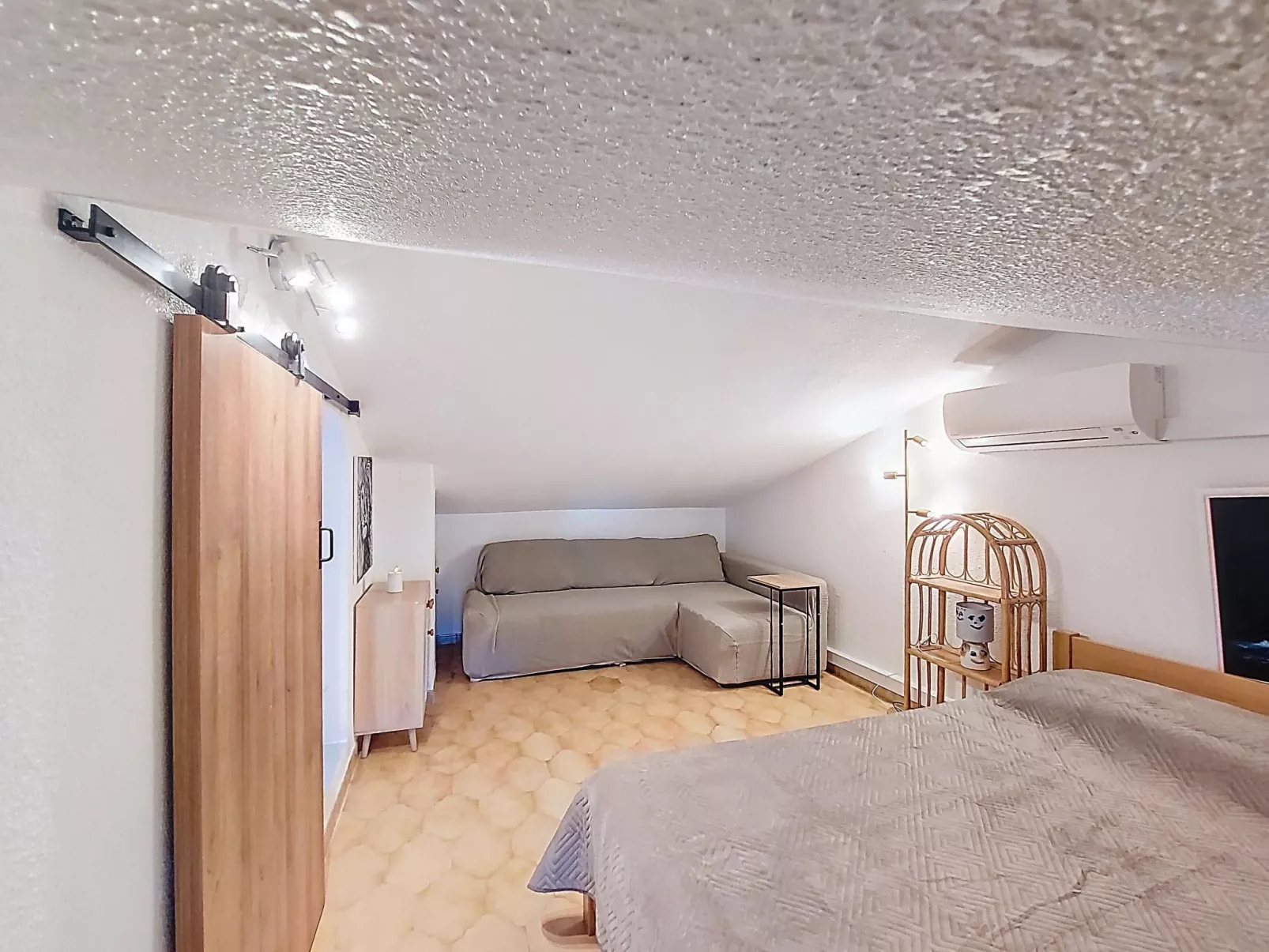 Le Mas des Oliviers - Inside