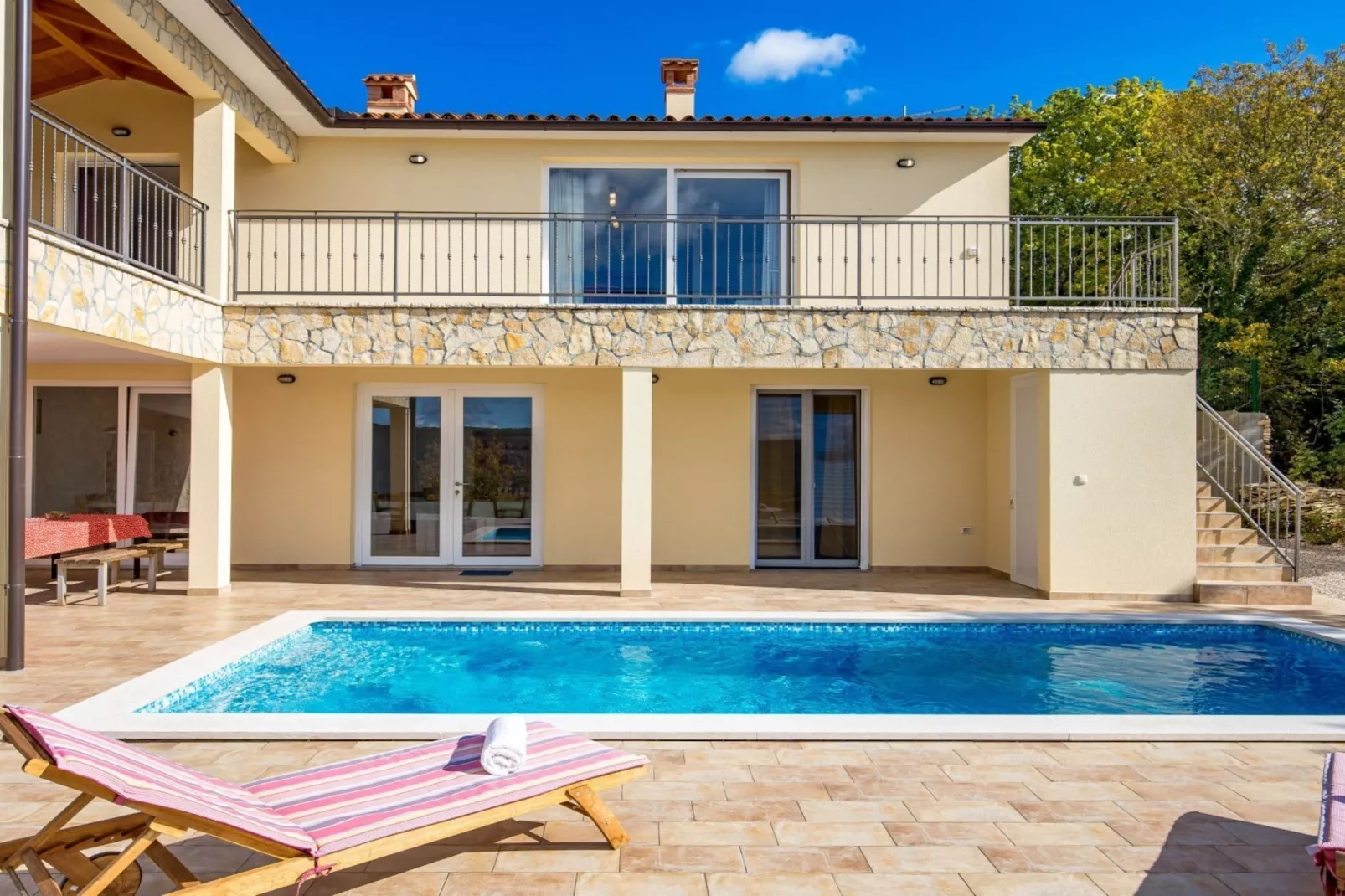 Wonderful Labin Villa with Private Pool and Sea Views - Three Bedroom - Im Freien