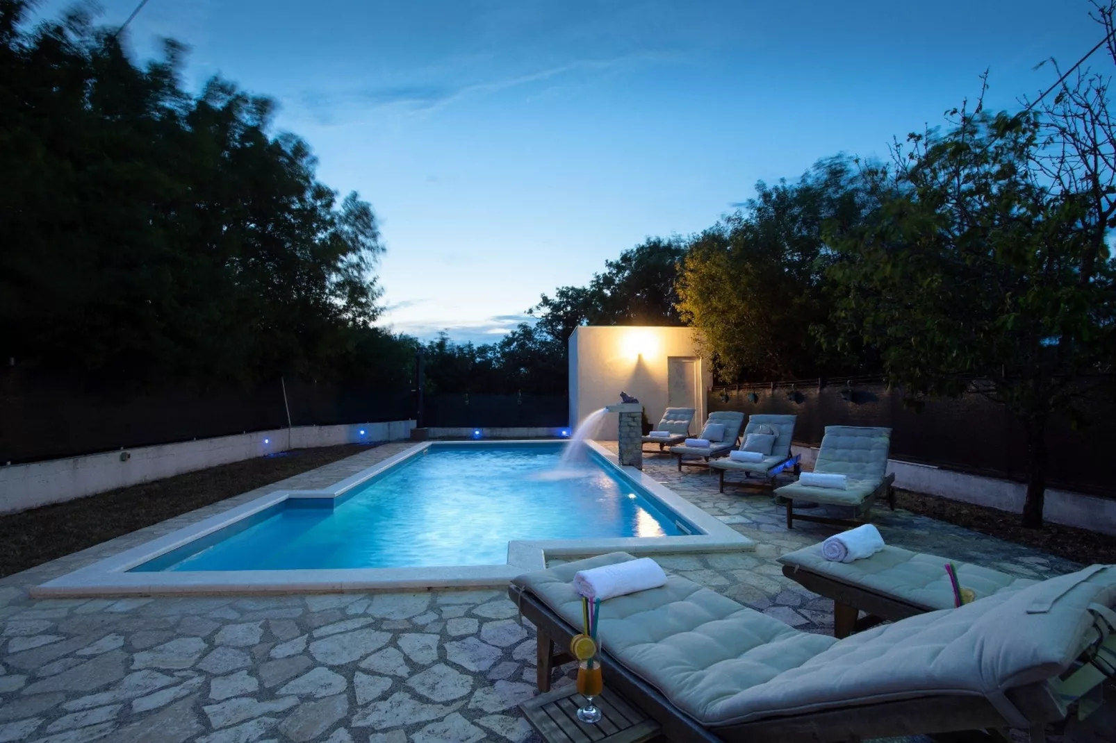 Spacious Prgomet Retreat with Private Pool, Fitness Centre, and Garden - Three Bedroom Villa - Swimming pool