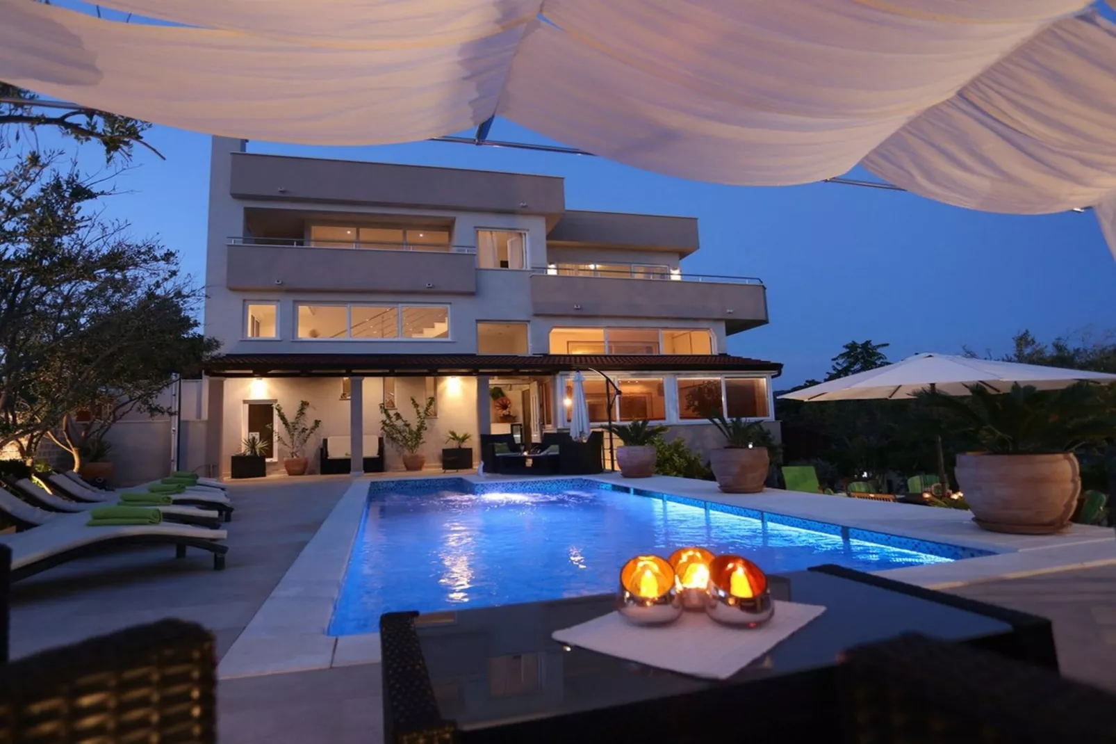 Okrug Gornji Luxurious Escape Villa with Pool - Five Bedroom Villa with Pool - Schwimmbad