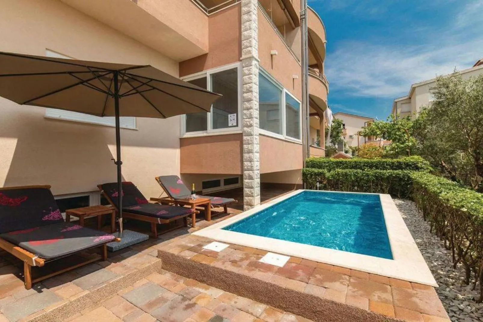 Charming Villa with Outdoor Pool, BBQ, and Sun Deck in Tranquil Kaštela Area - Five bedroom Villa - Swimming pool
