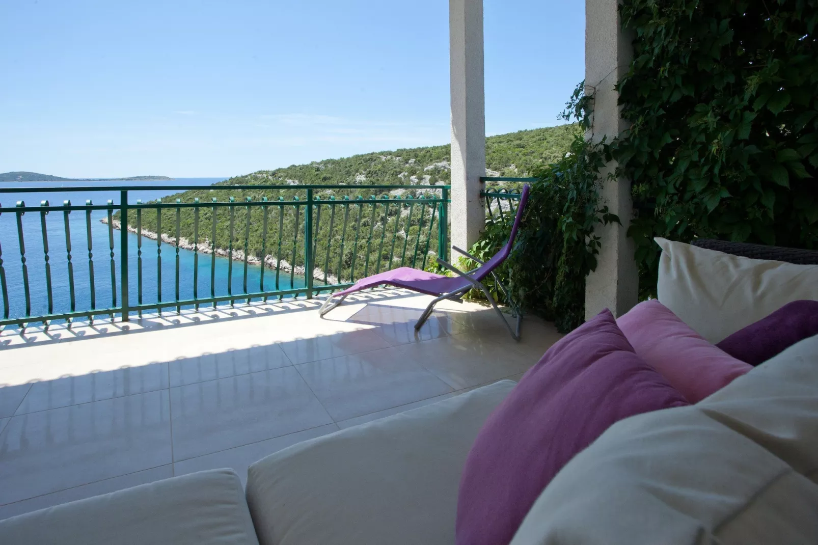 Wonderful Visinisce Apartments with Terrace and Sea Views - Standard Two Bedroom Apartment  (Owner 1) - Terrace