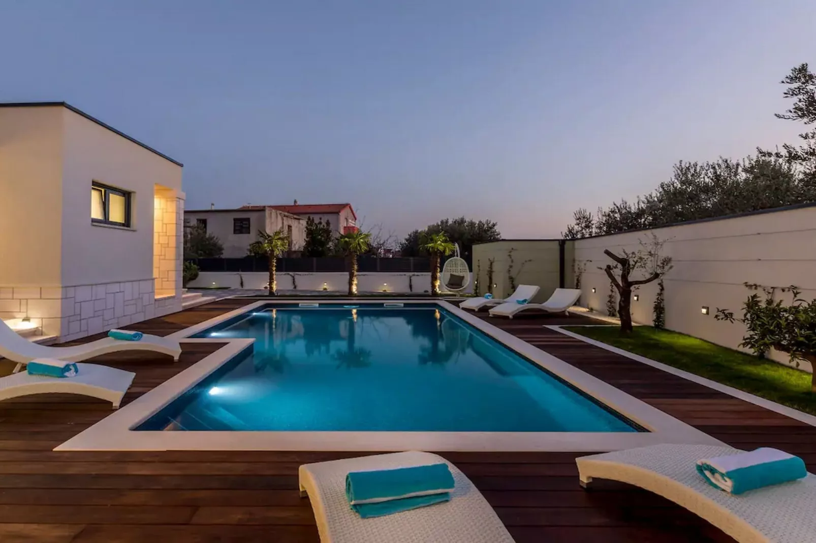 Sophisticated Oasis Residence Villa with Pool - Three Bedroom Villa with Pool - Schwimmbad