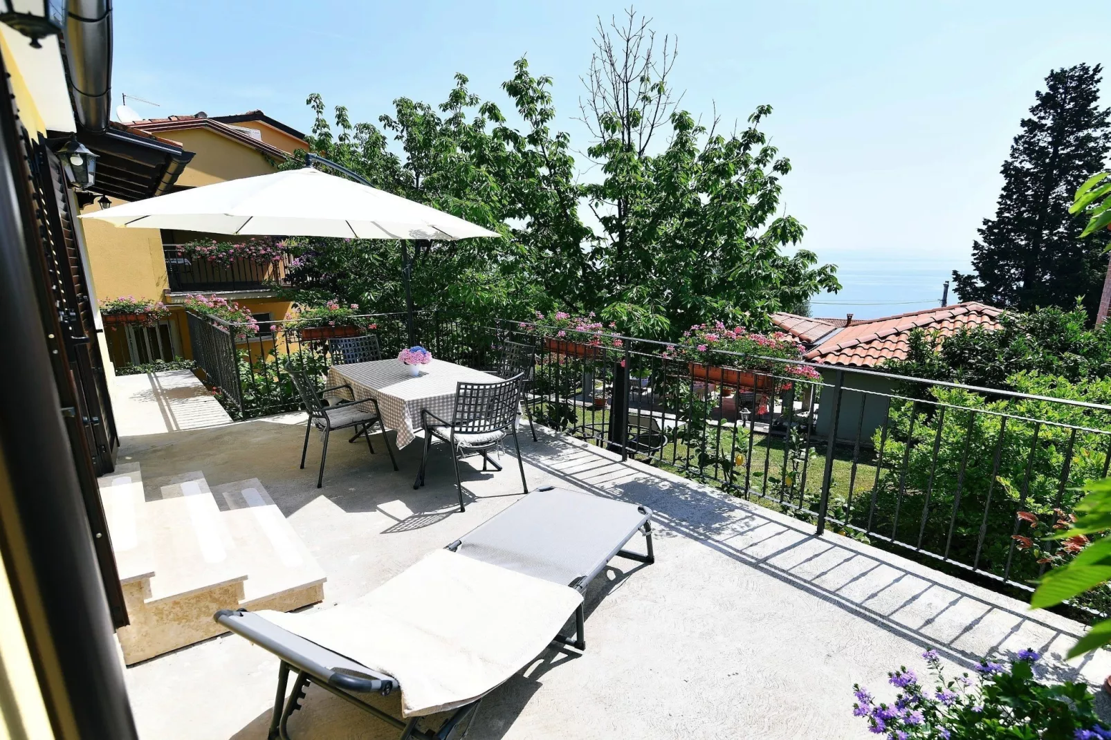 Charming Holiday Home with Terrace and Garden - One Bedroom Holiday Home - Terrasse