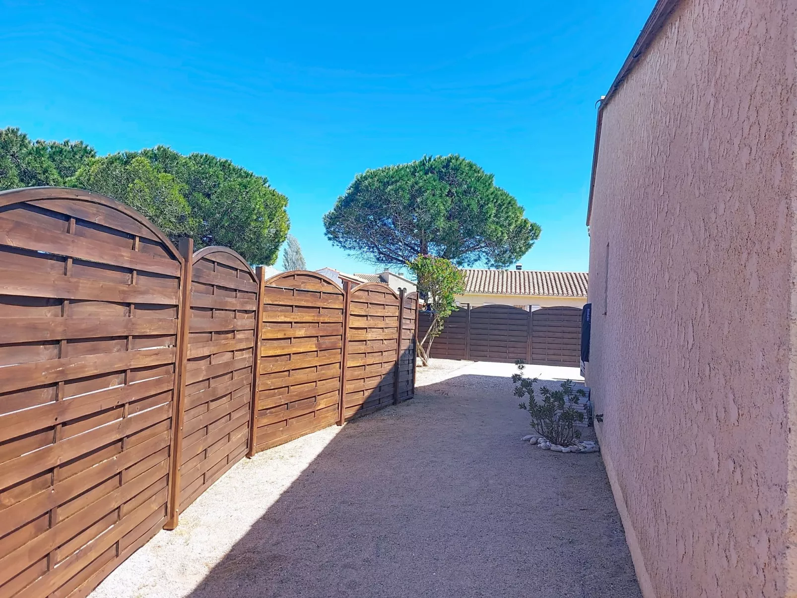 Le Mas des Oliviers - Outside