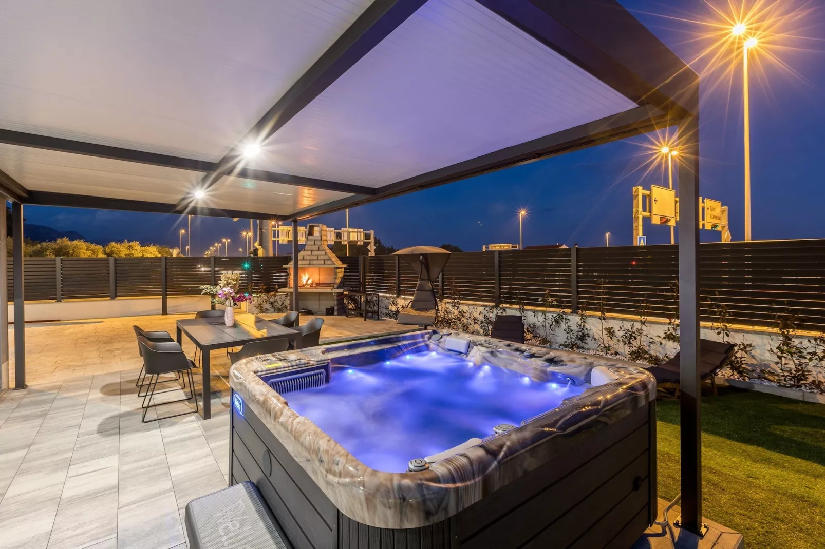 Scenic Kastel Luksic Apartments - Three Bedroom Apartment - Terrace