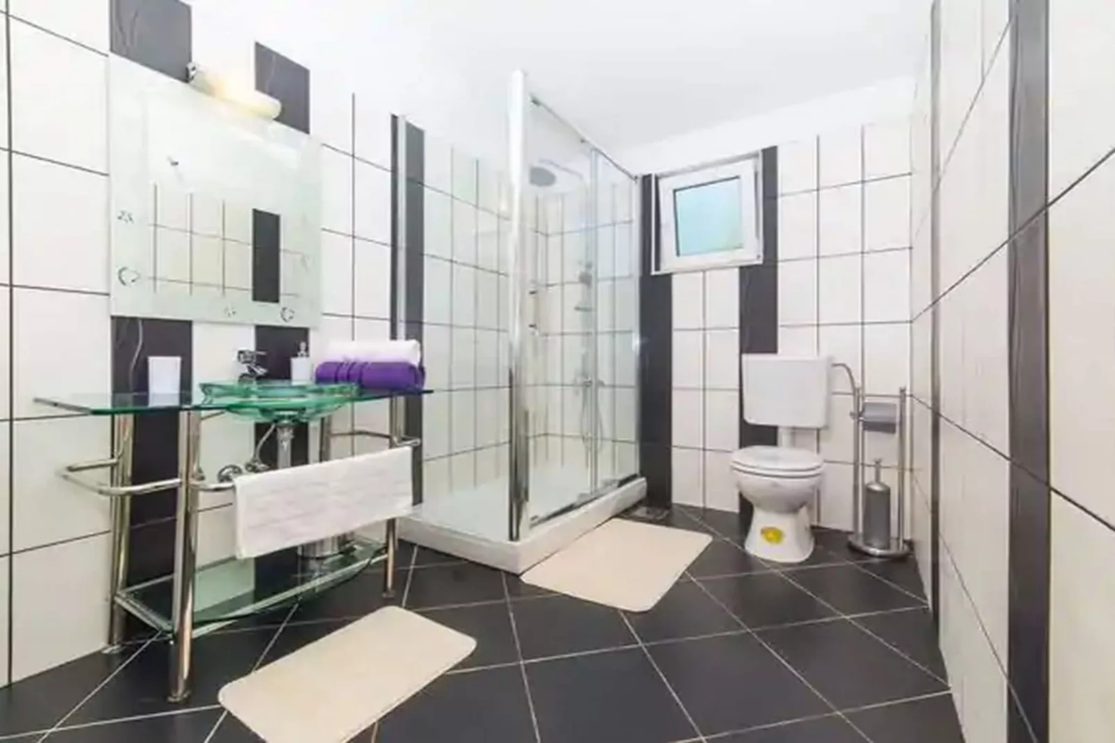 Three Bedroom Villa - Badezimmer