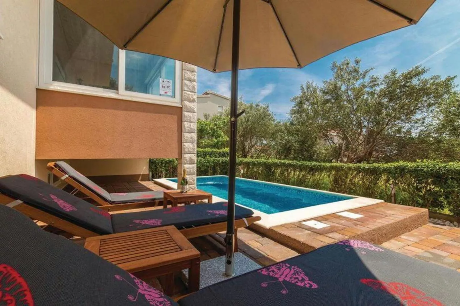 Charming Villa with Outdoor Pool, BBQ, and Sun Deck in Tranquil Kaštela Area - Five bedroom Villa - Swimming pool