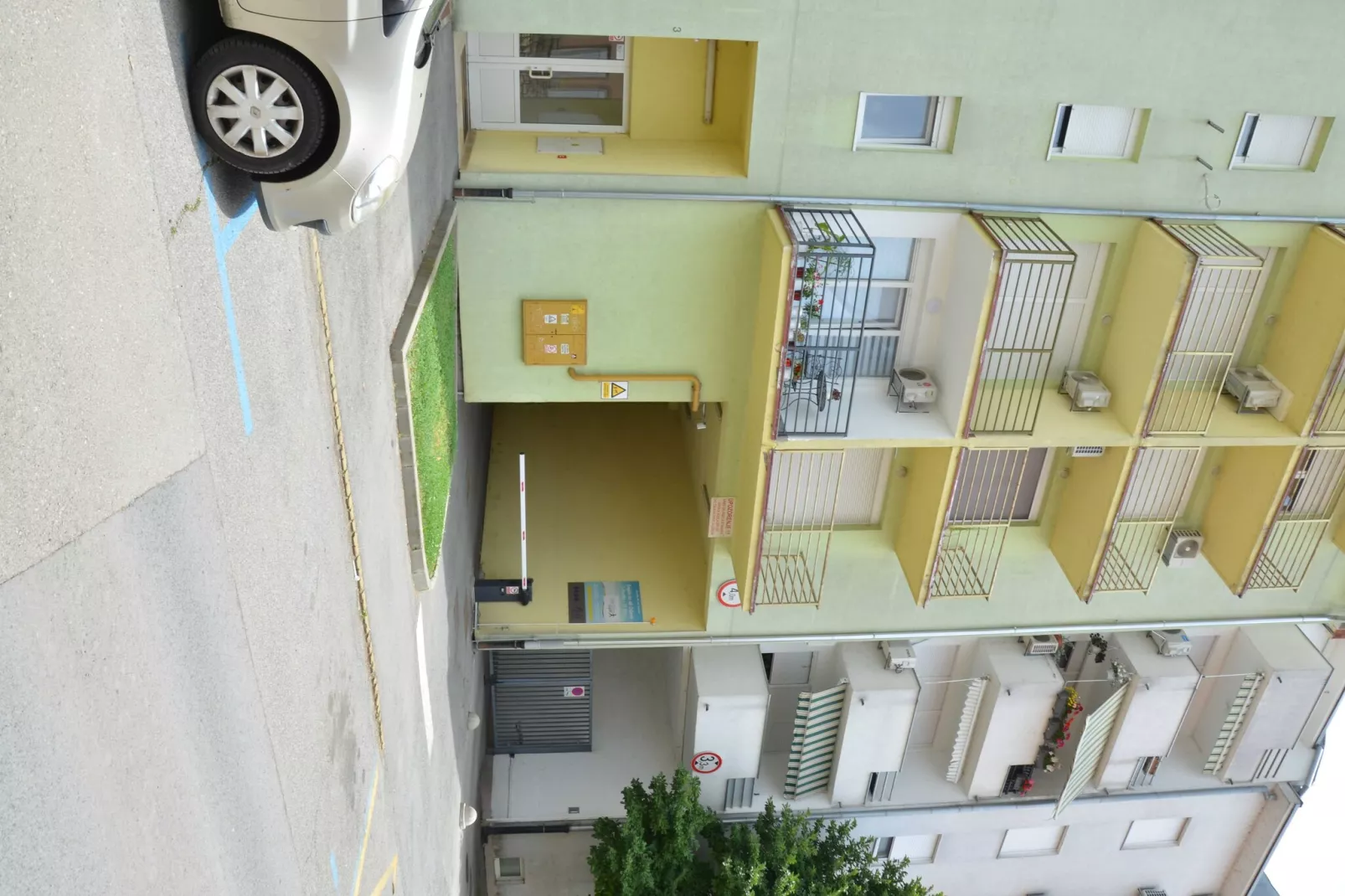 Stylish Apartments with Osijek Near Top Attractions - Comfort Studio Apartment - Maks - View