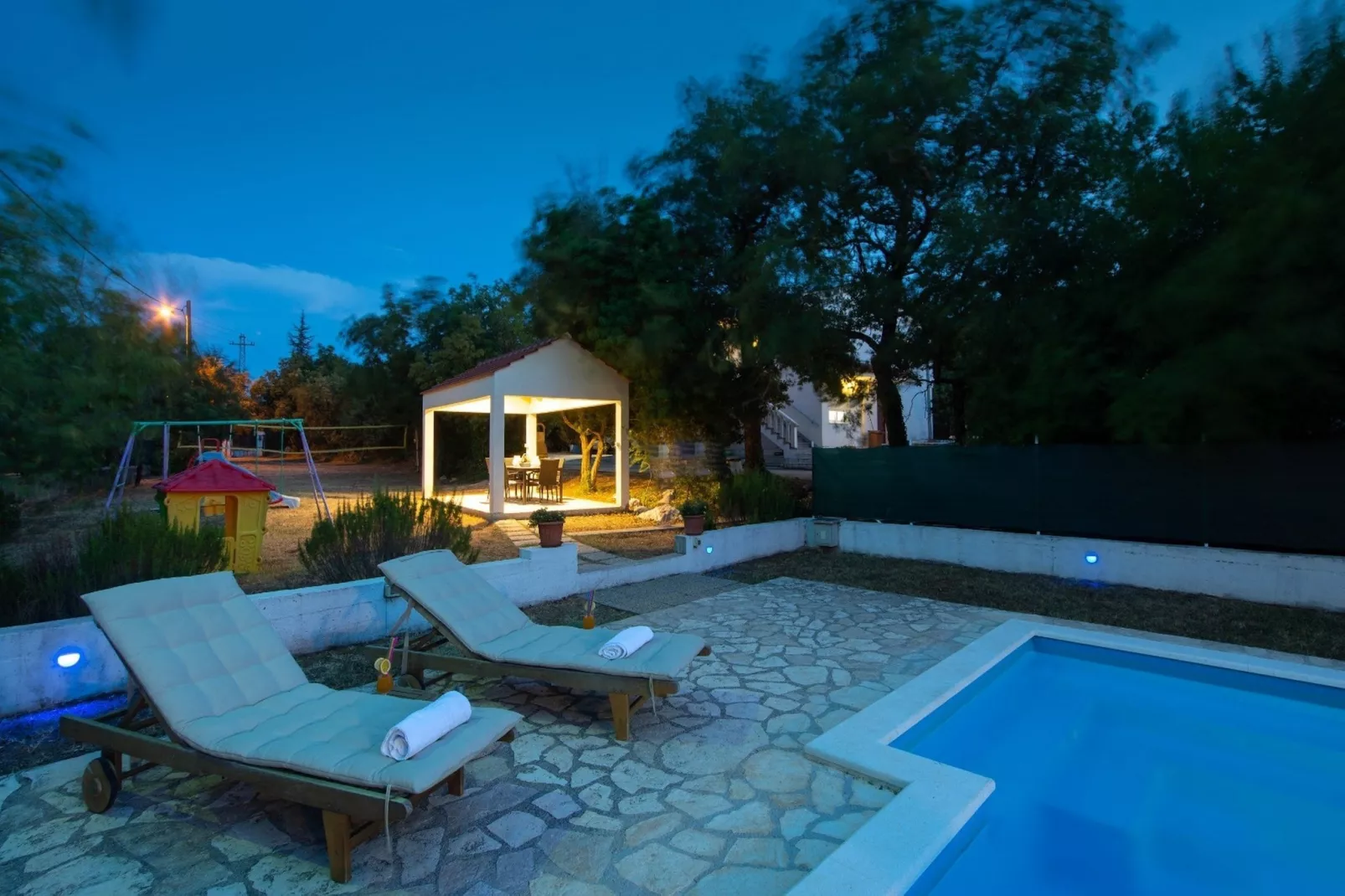 Spacious Prgomet Retreat with Private Pool, Fitness Centre, and Garden - Three Bedroom Villa - Swimming pool
