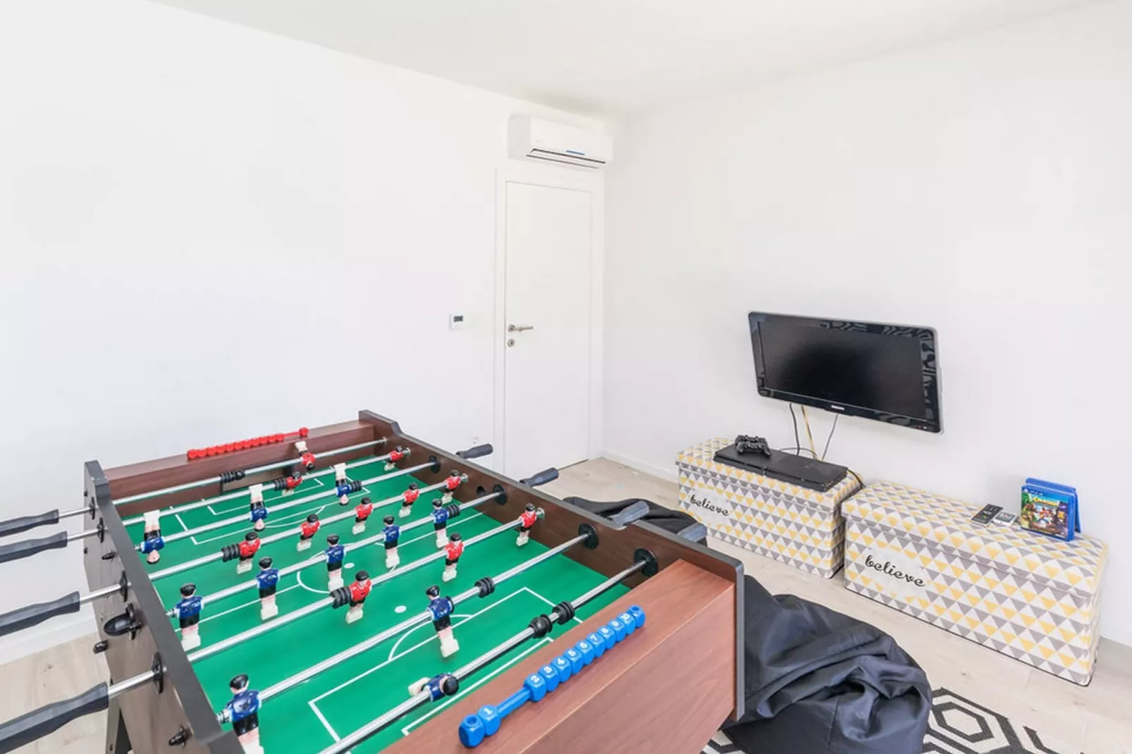 Modern Kastel Villa with Private Pool, Gym, and Large Outdoor Space - Eight Bedroom Villa - Innenbereich