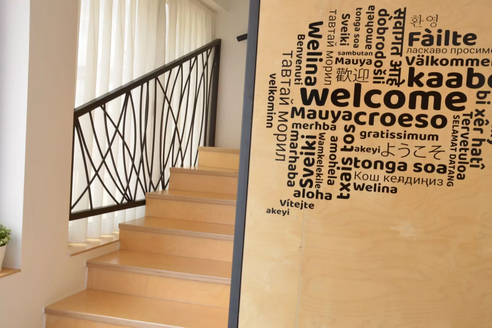 Stylish Apartments with Osijek Near Top Attractions - Comfort Studio Apartment - Maks - Stairs