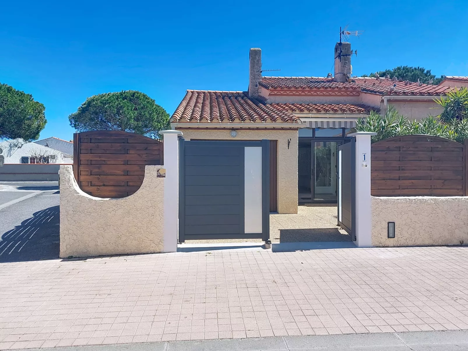 Le Mas des Oliviers - Outside